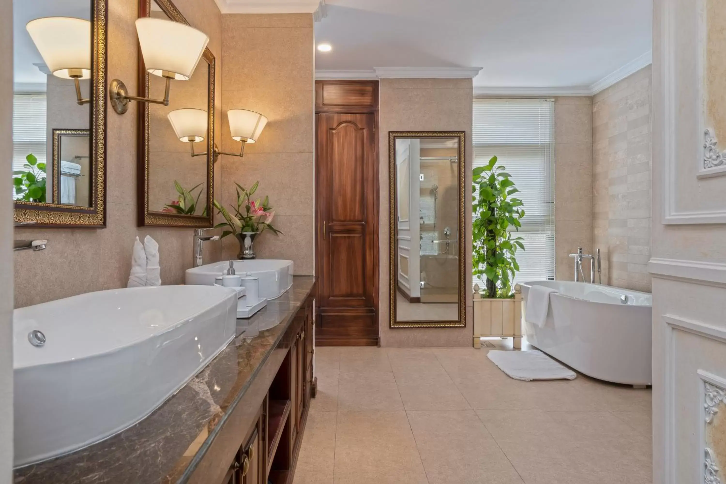 Bathroom in Anik Palace Hotel