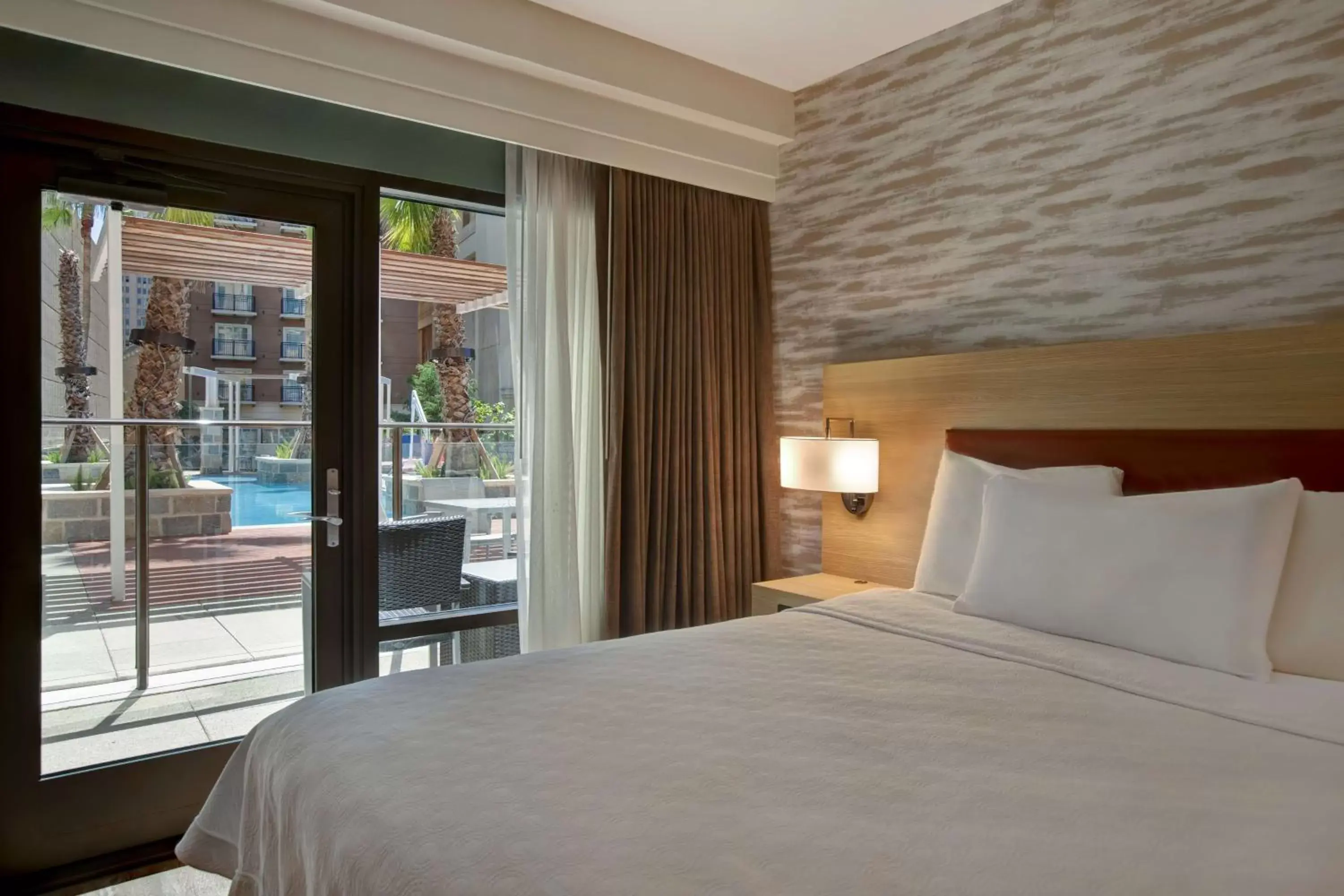 Bed in Home2 Suites By Hilton San Antonio Riverwalk
