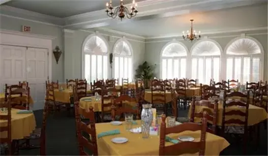 Restaurant/Places to Eat in Americas Best Value Inn Historic Clewiston Inn