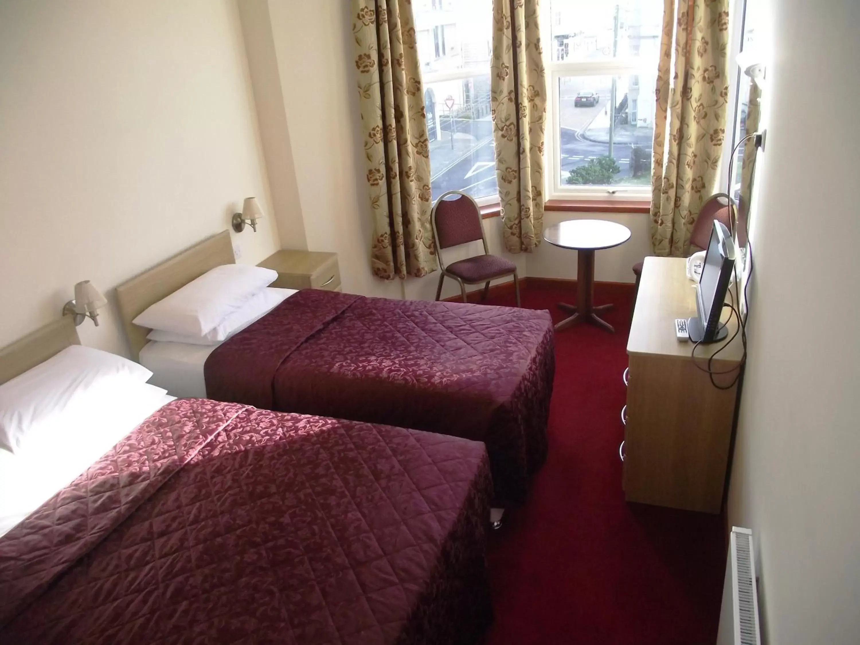 Bed in The Sandringham Hotel