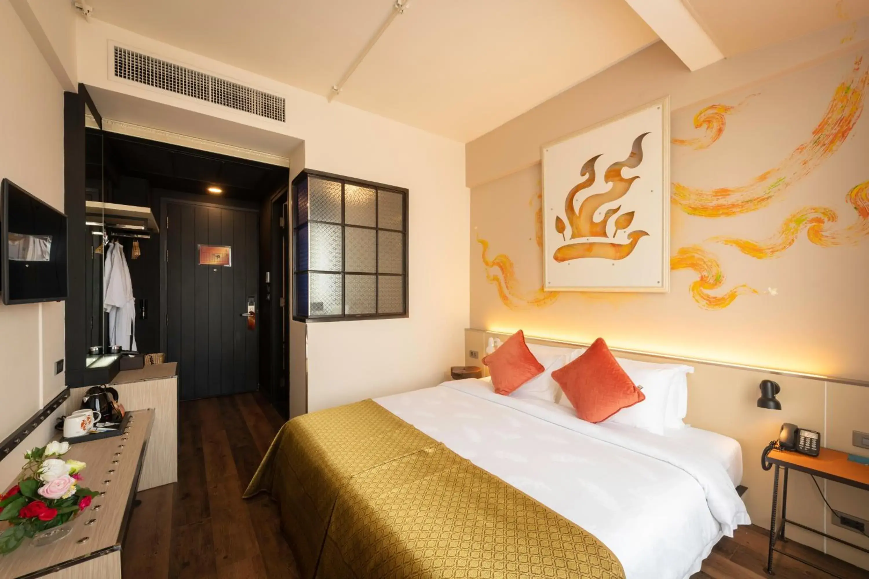 Bedroom, Bed in Dhevi Bangkok Hotel  (SHA Extra Plus)