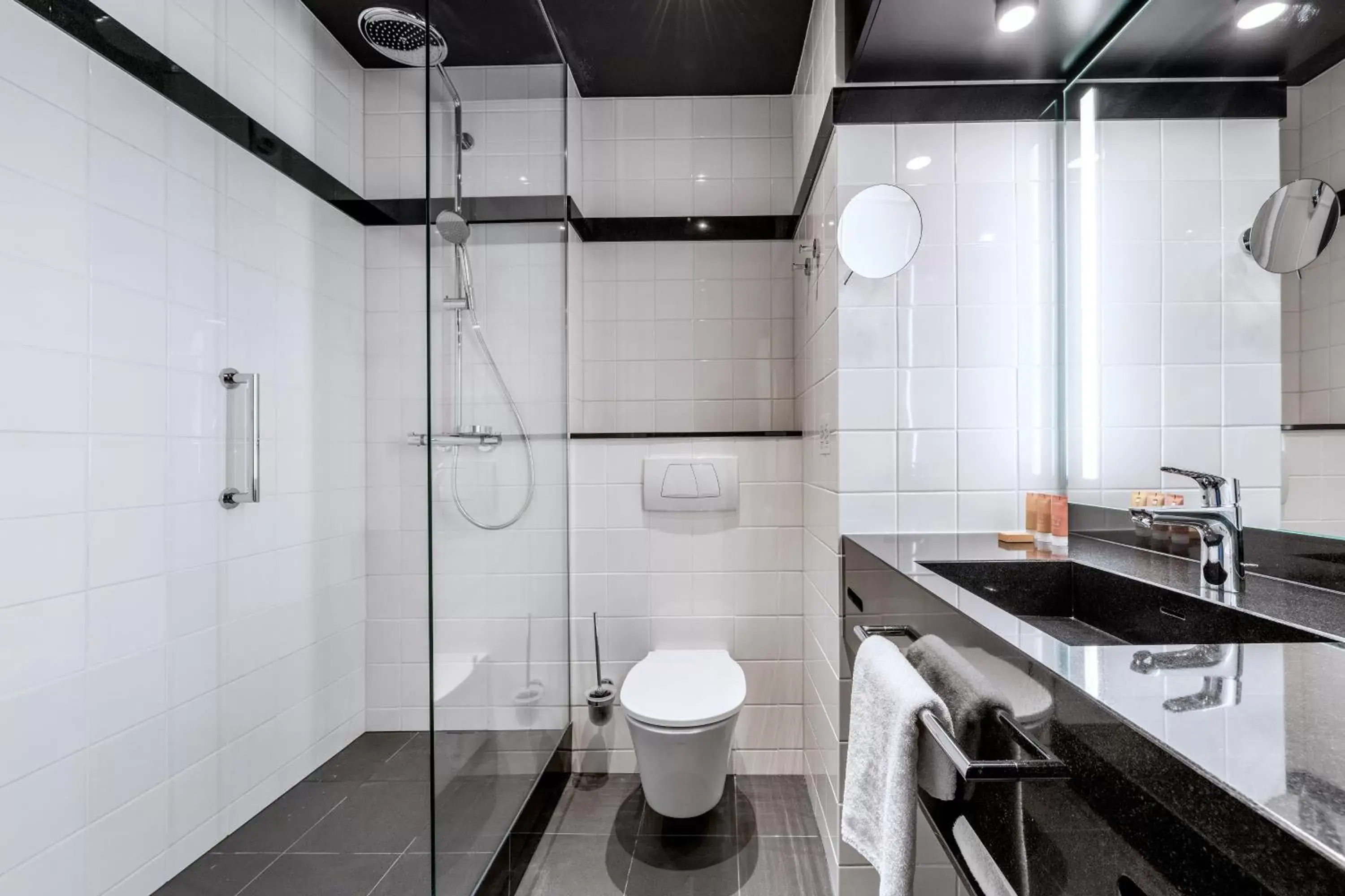 Shower in Vienna House by Wyndham Diplomat Prague