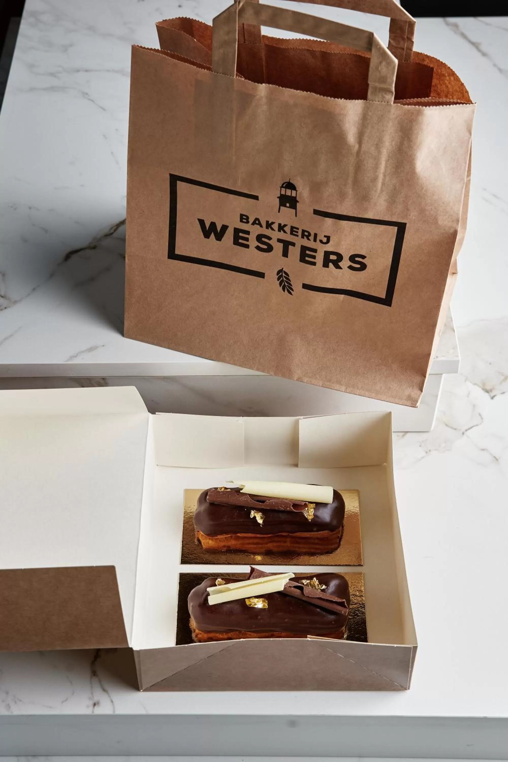 Logo/Certificate/Sign in The Market Hotel