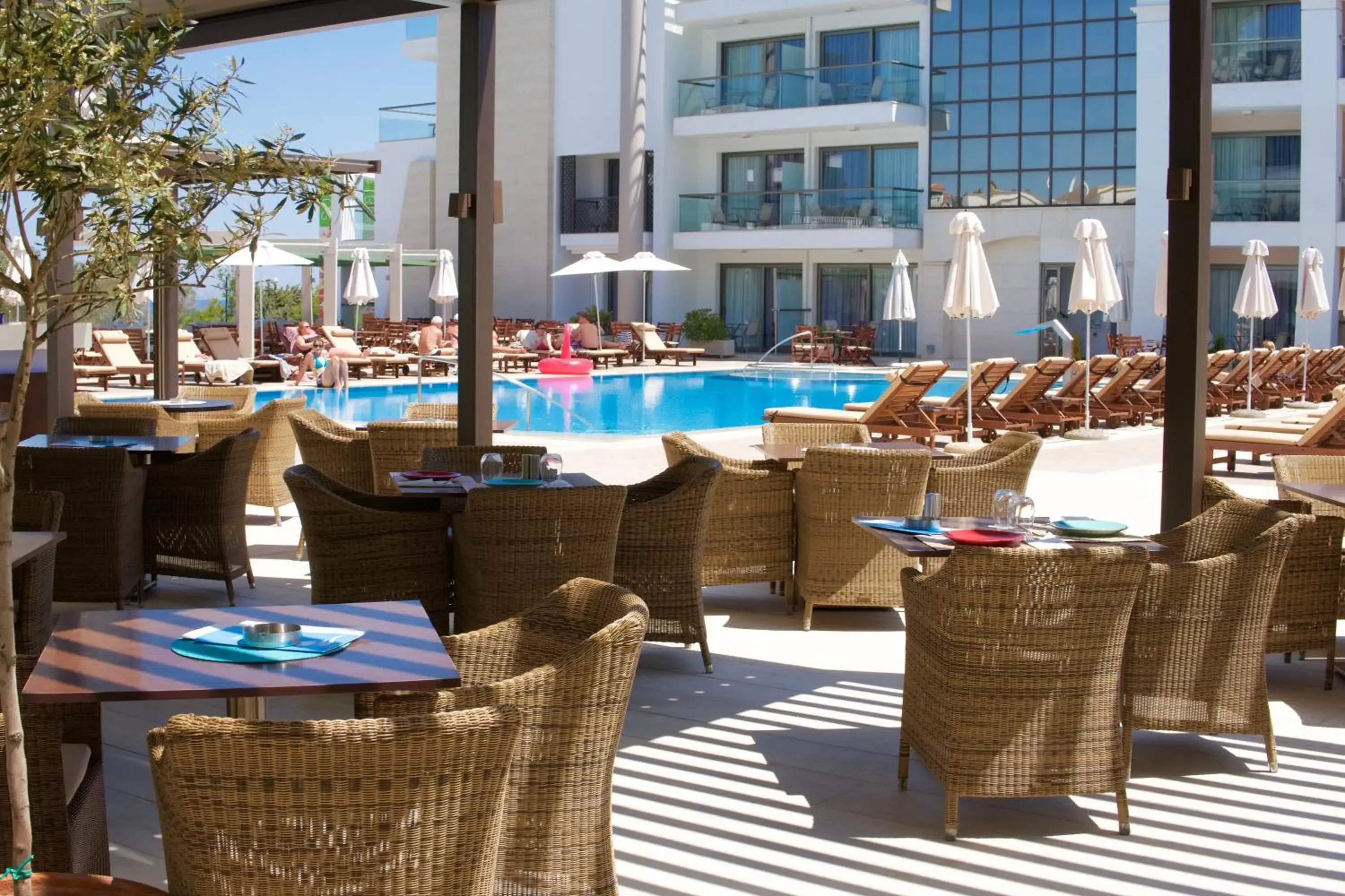 Restaurant/places to eat, Swimming Pool in Albatros Spa & Resort Hotel