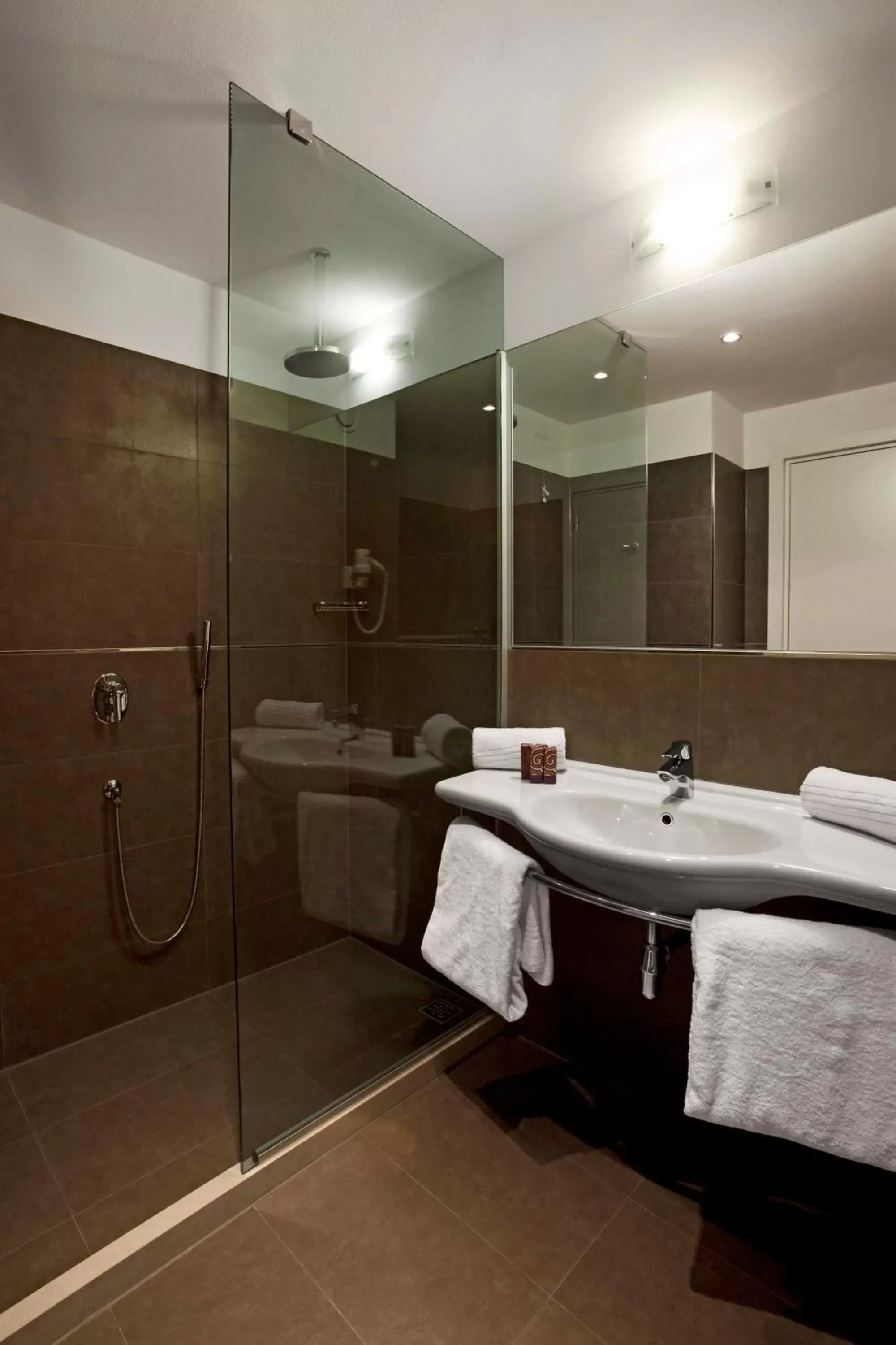 Bathroom in Aiden by Best Western @ JHD Dunant Hotel