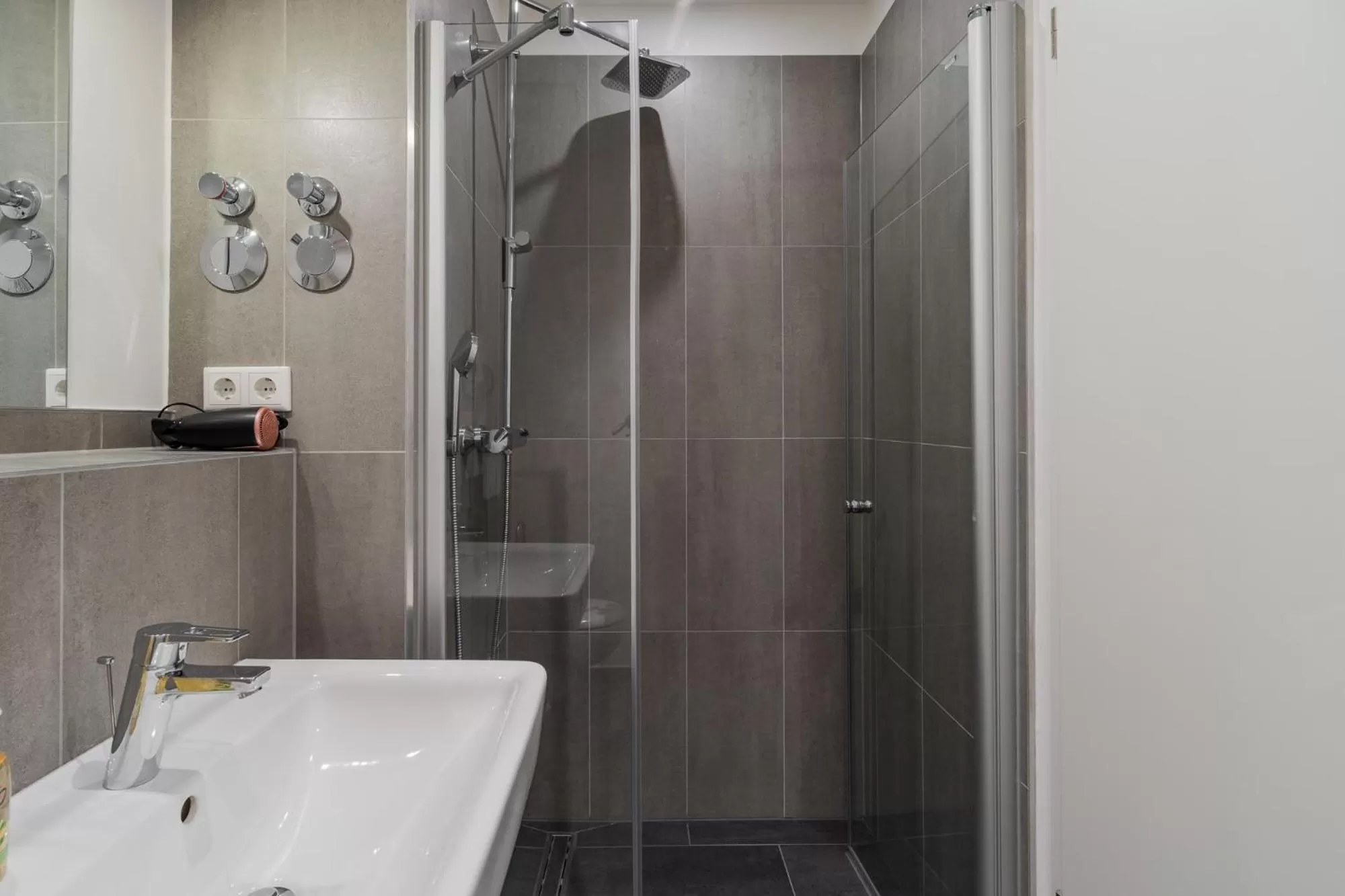 Bathroom in Nena Apartments Hermannplatz