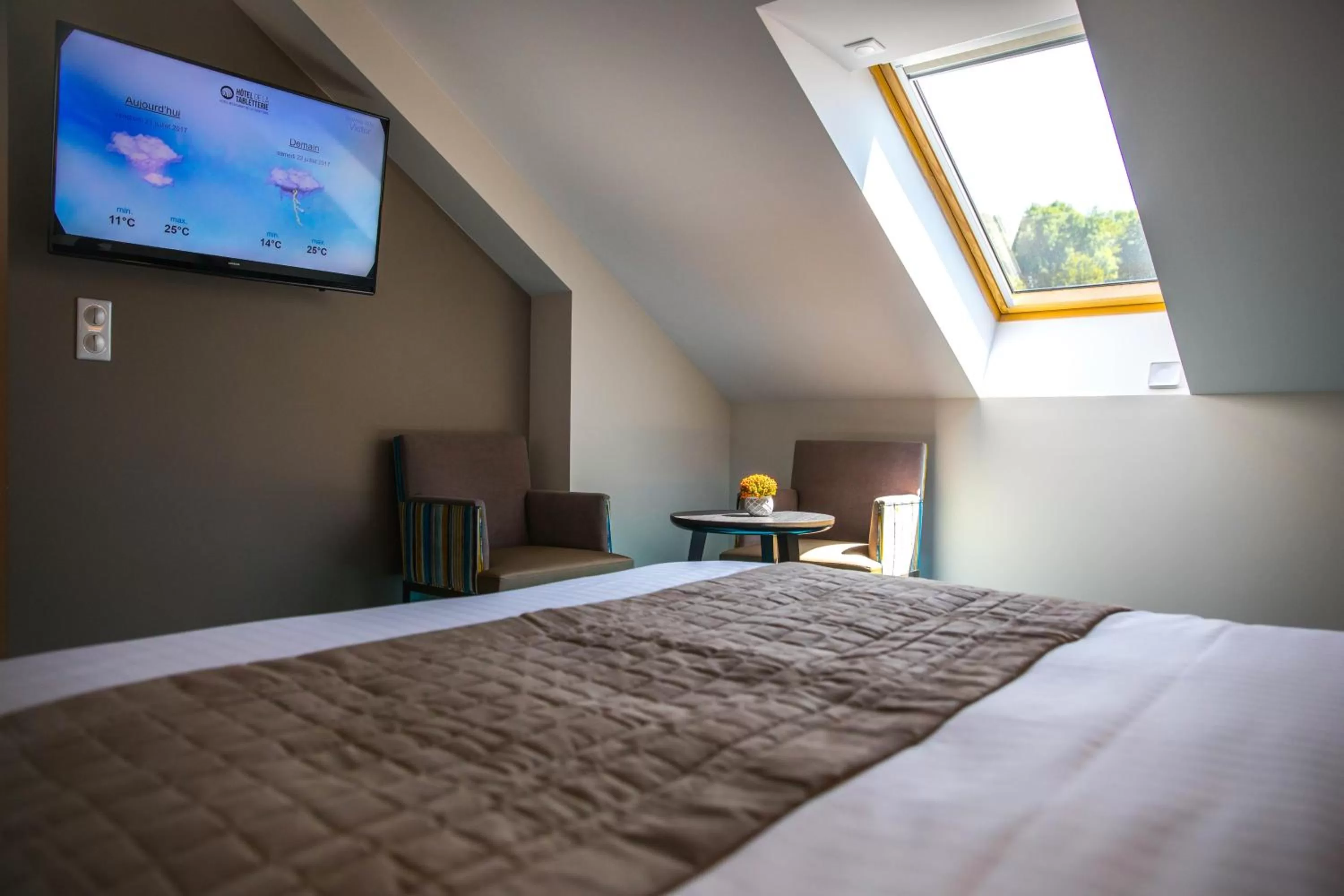 Bedroom, Bed in Hôtel de la Tabletterie