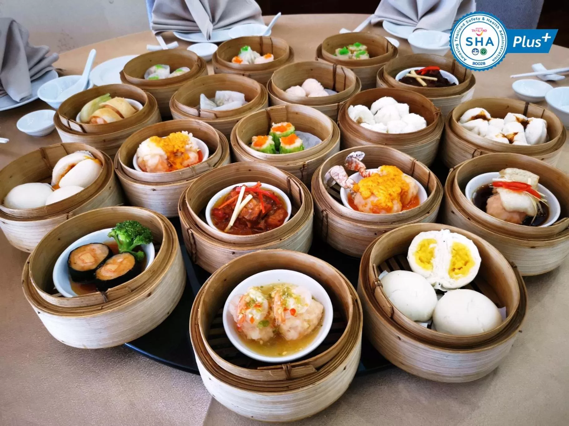 Restaurant/places to eat in Duangtawan Hotel Chiang Mai