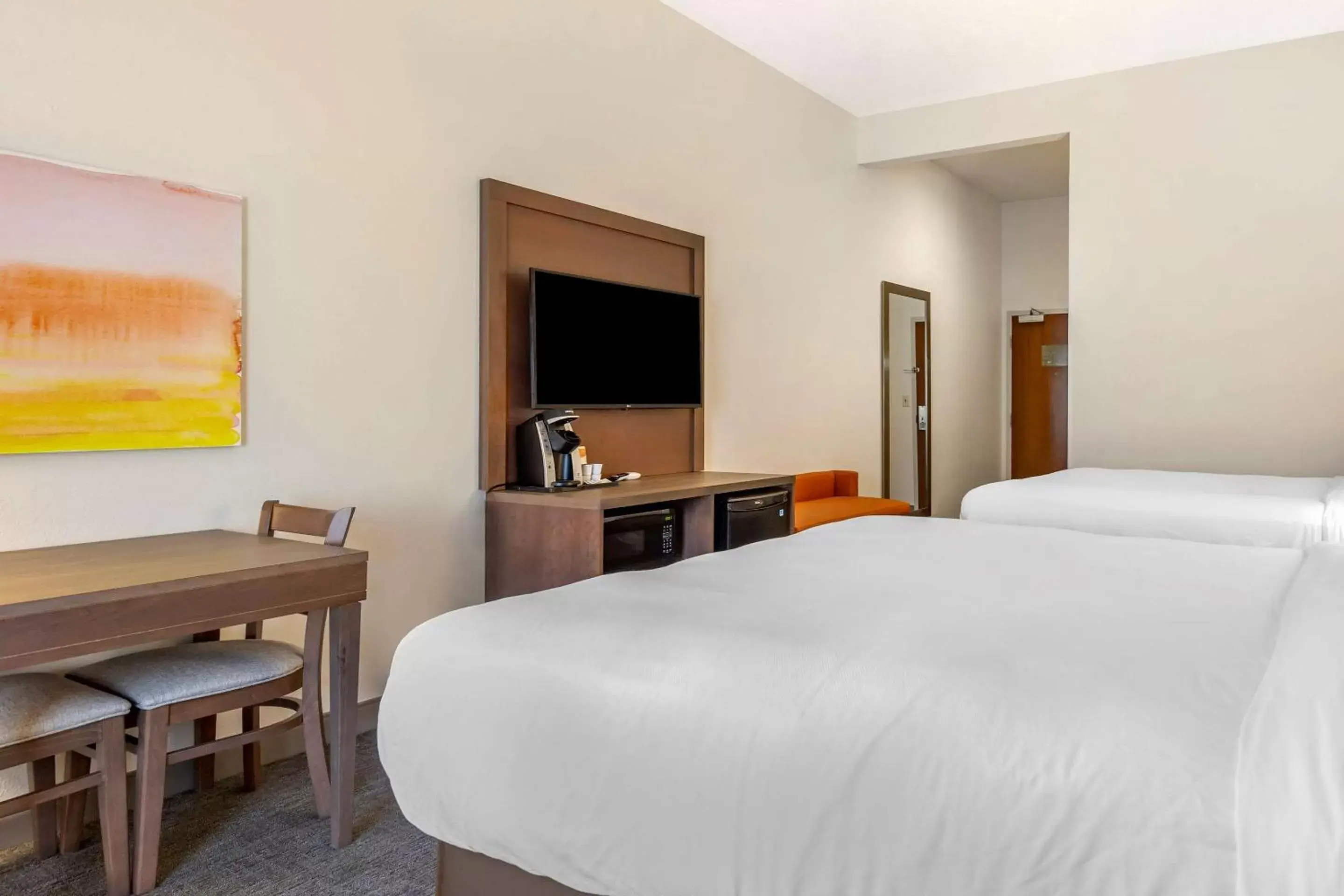 Bedroom, Bed in Comfort Inn & Suites Chestertown