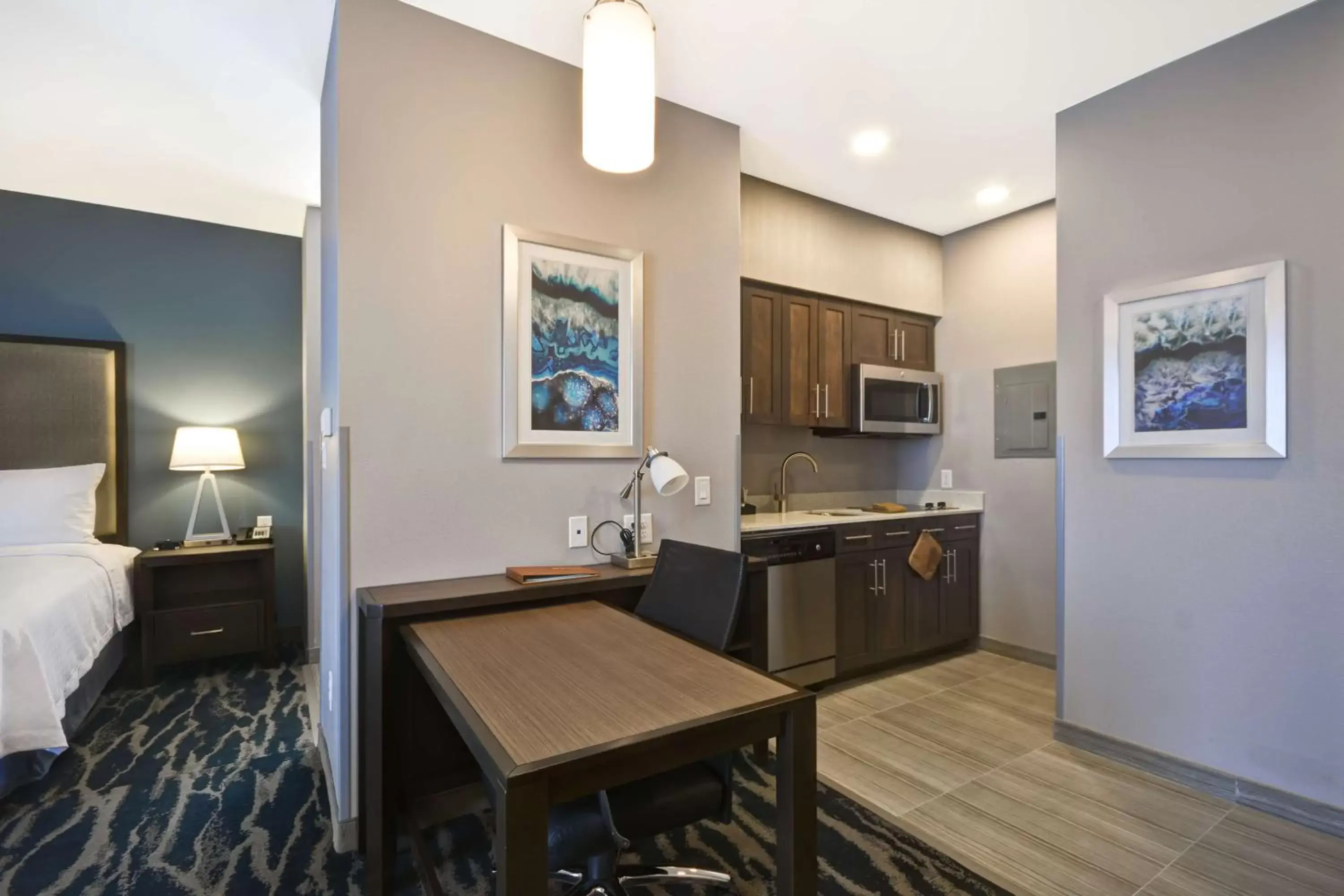 Bedroom, Kitchen/Kitchenette in Homewood Suites by Hilton Conroe