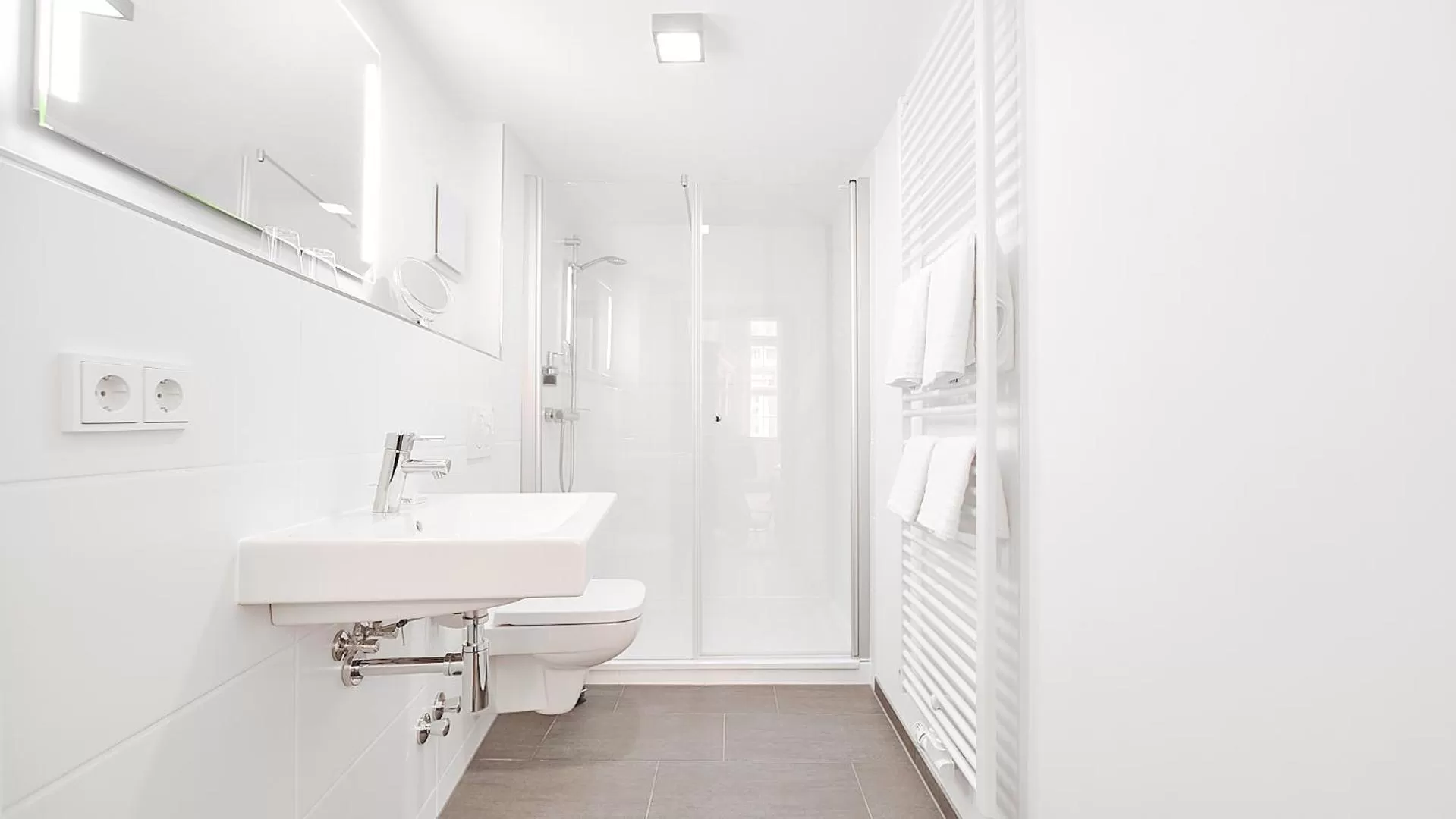 Bathroom in Anno 1433 Hotel Lüneburg