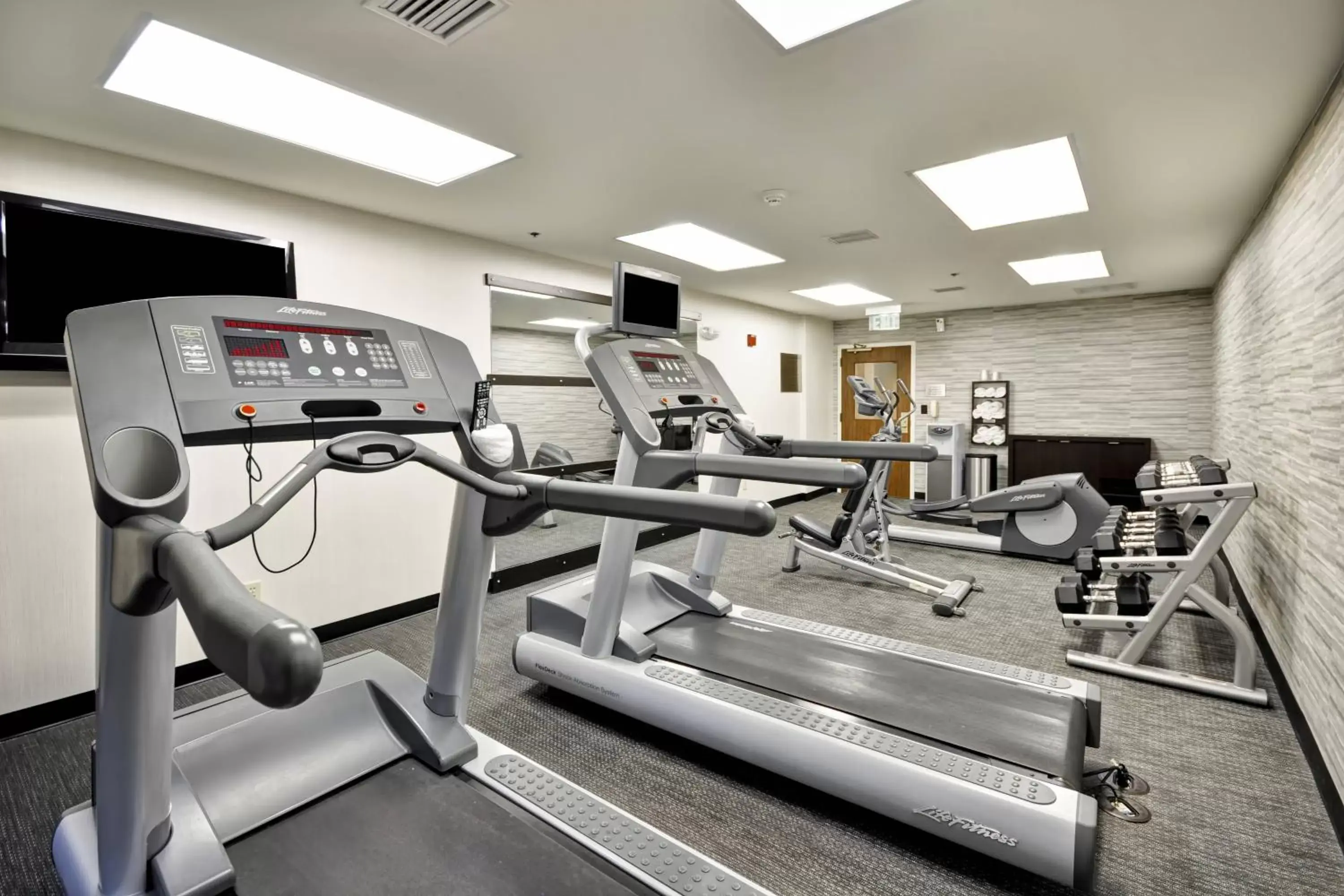 Fitness centre/facilities, Fitness Center/Facilities in Courtyard by Marriott Jacksonville Airport/ Northeast