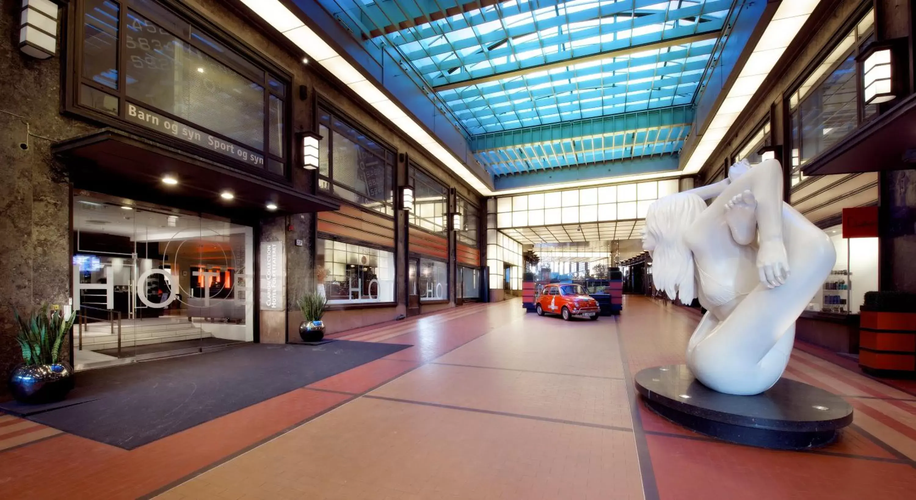 Facade/entrance in Home Hotel Folketeateret Facade/entrance in Home Hotel Folketeateret