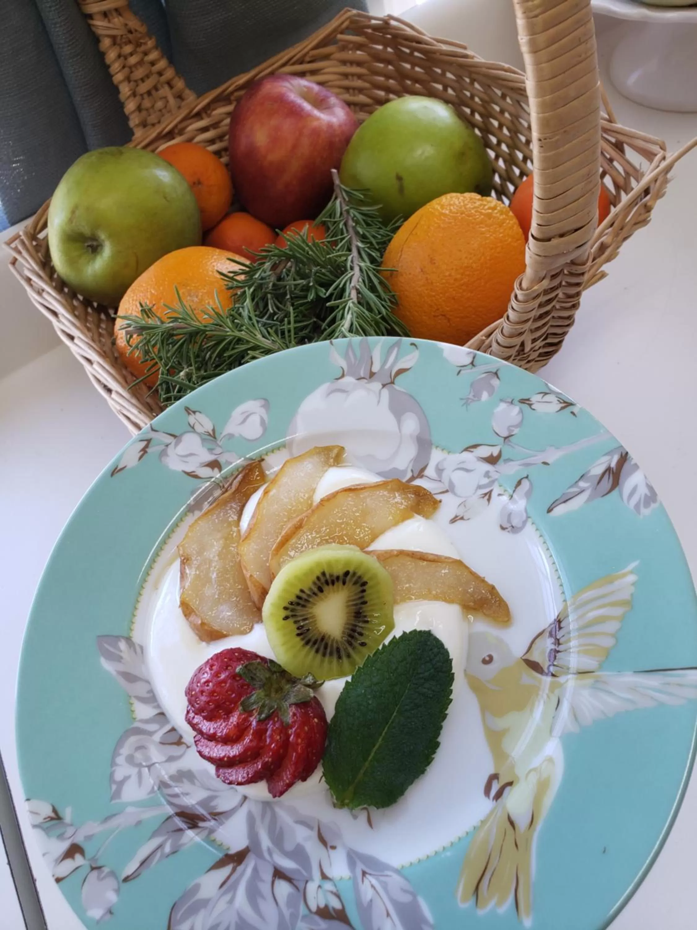 Breakfast in Bayberry Inn B&B and Oregon Wellness Retreat