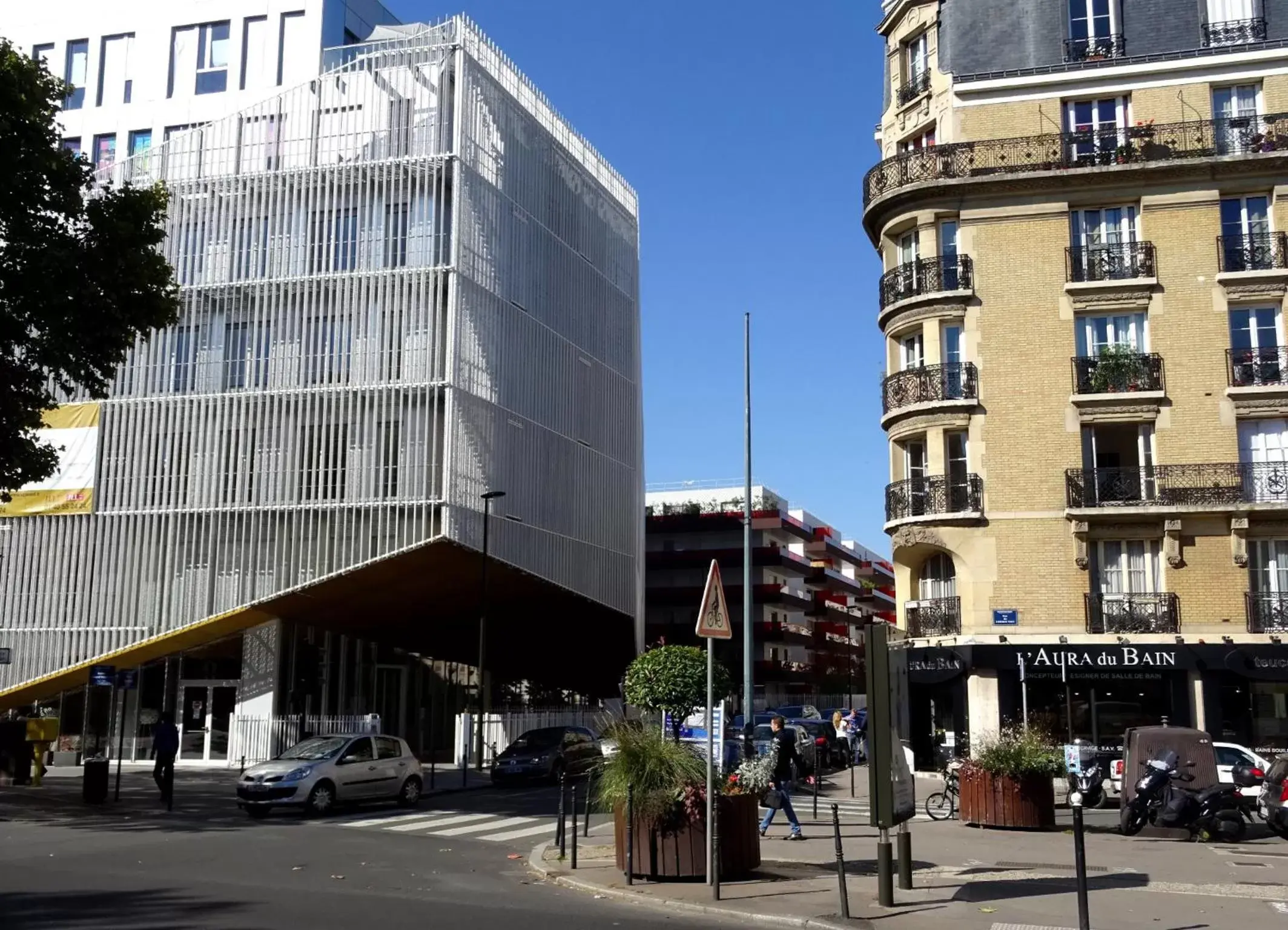 Neighbourhood, Property Building in Acropolis Hotel Paris Boulogne