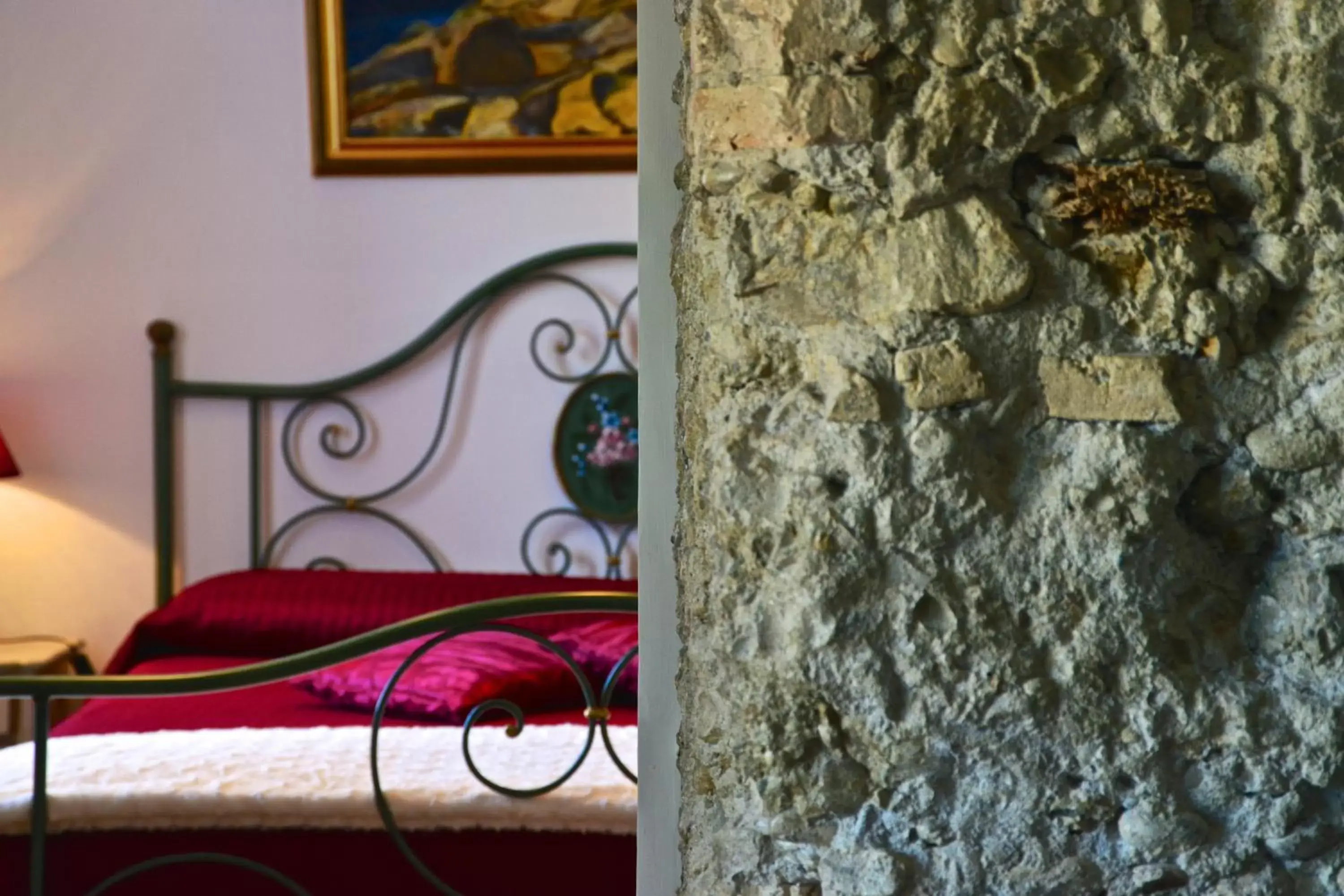 Decorative detail, Bed in B&B Torre Porta Marina