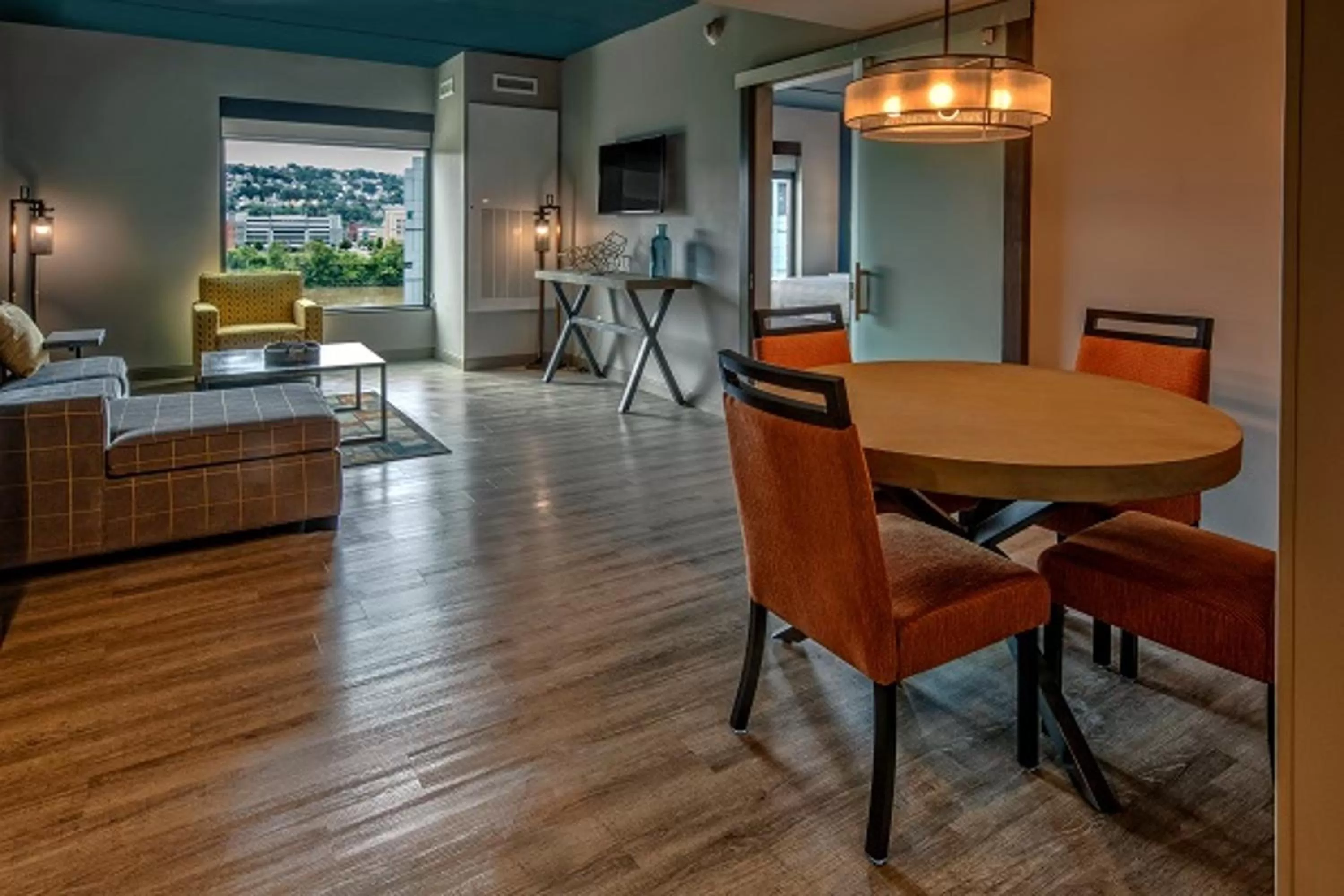 Living room, Bed in Hotel Indigo Pittsburgh University - Oakland by IHG