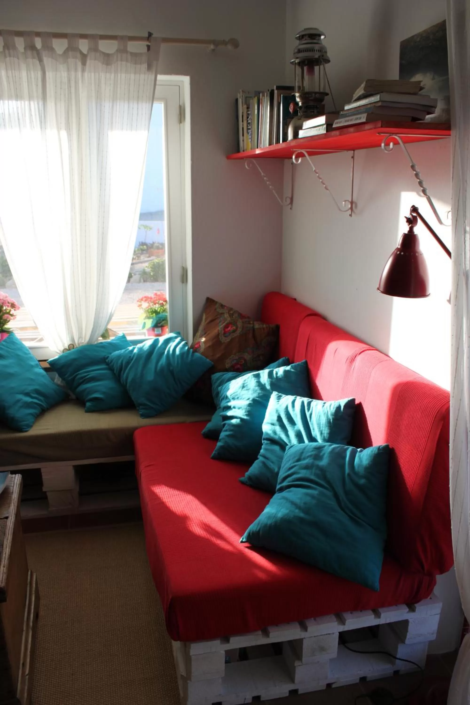 Bed in PuraVida Divehouse