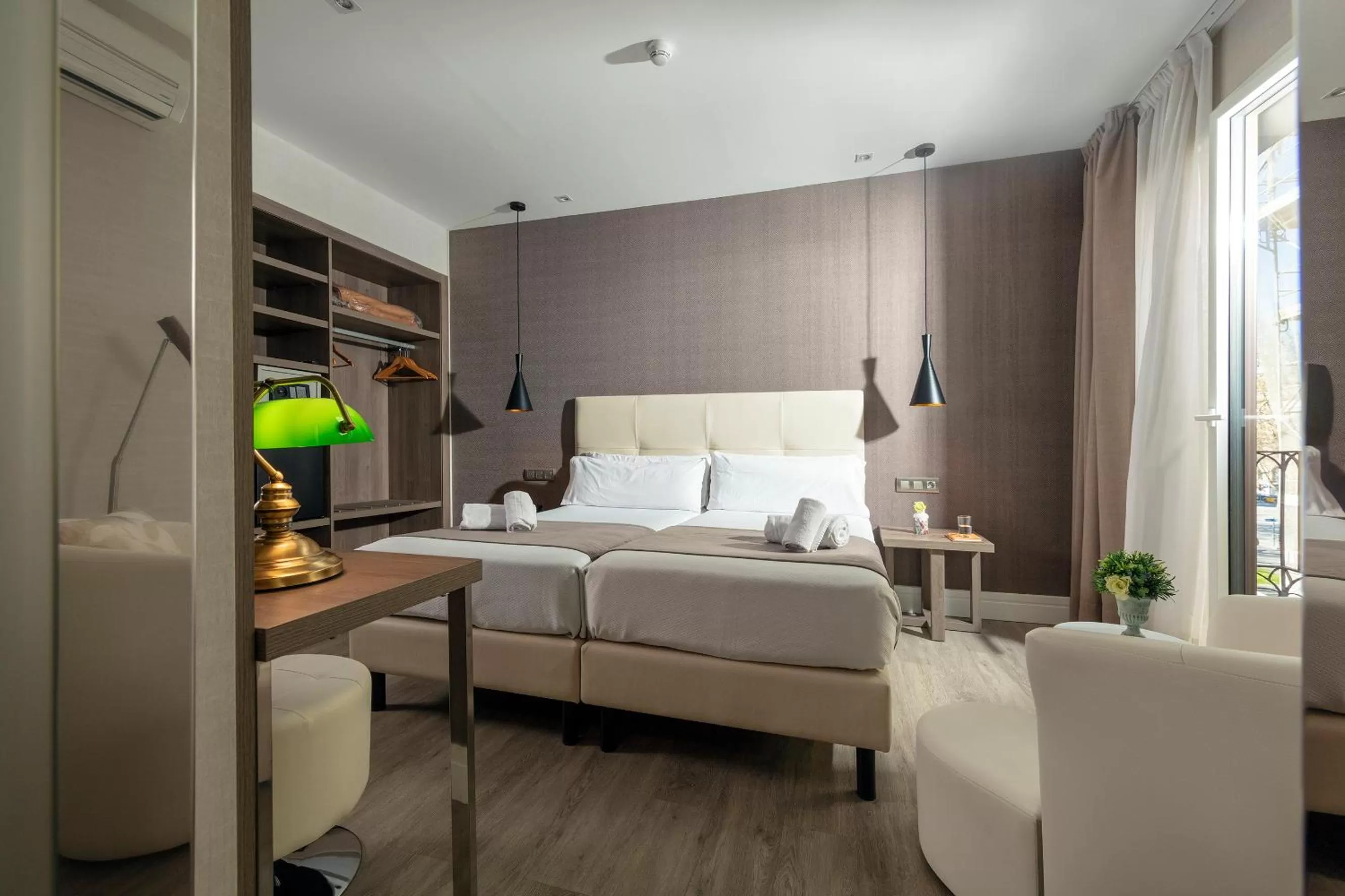 Photo of the whole room, Bed in Hotel Oasis