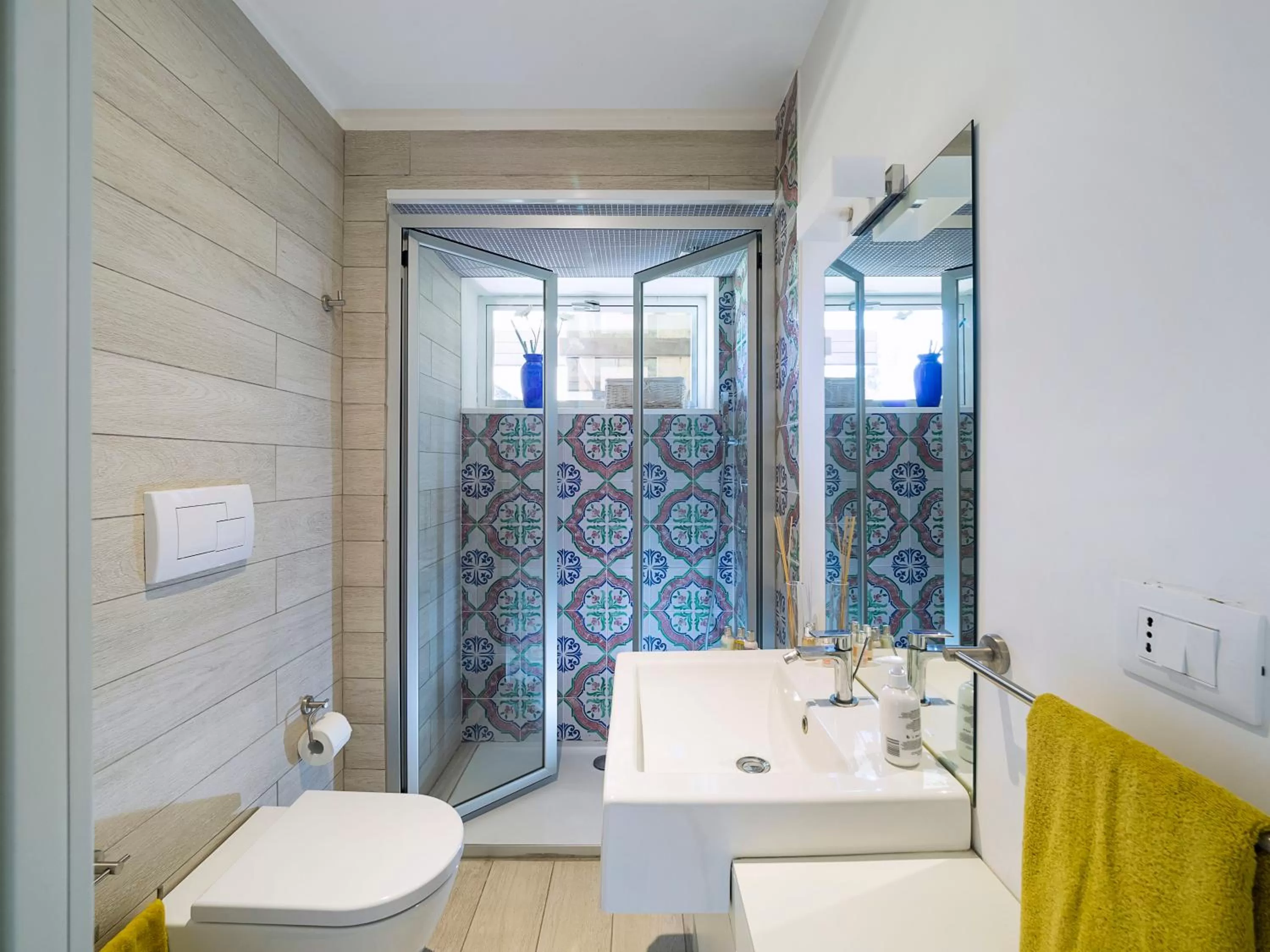 Shower in Isola Bella Infinity Suites