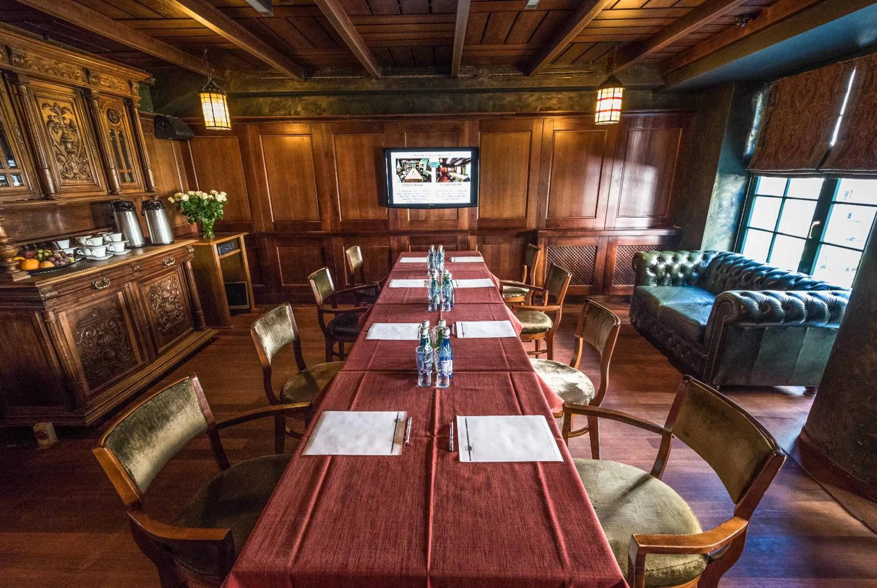 Banquet/Function facilities in Hotel Holland House Old Town