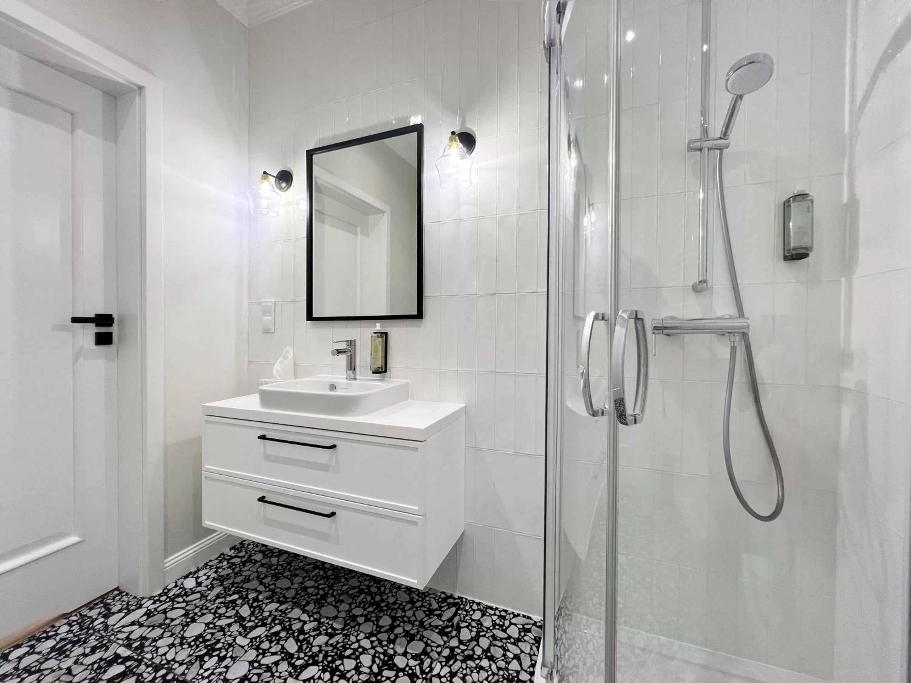 Shower in Kurkowa Apartments