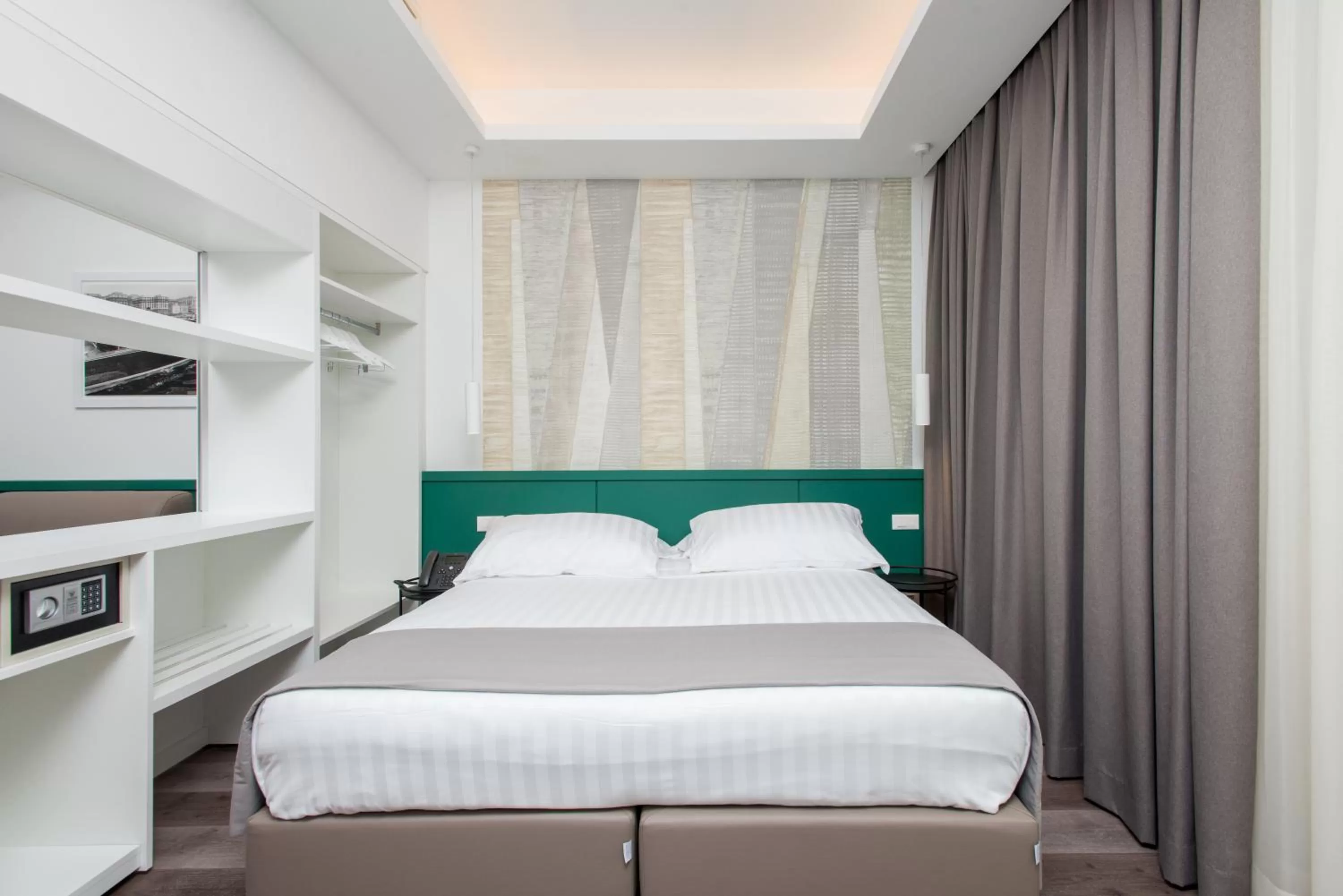 Bedroom, Bed in Smart Hotel Napoli