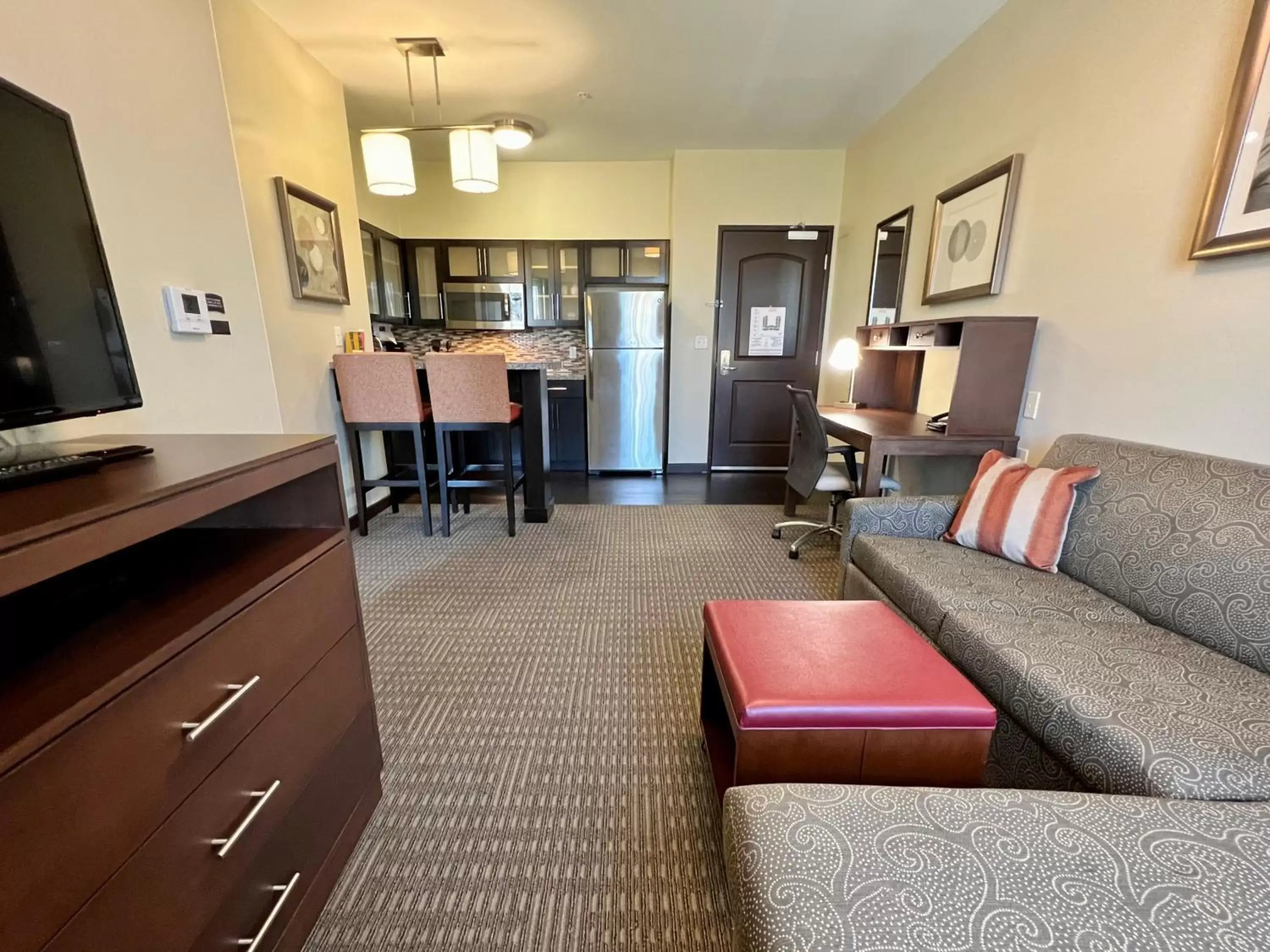 Photo of the whole room, Seating Area in Staybridge Suites Carlsbad/San Diego, an IHG Hotel