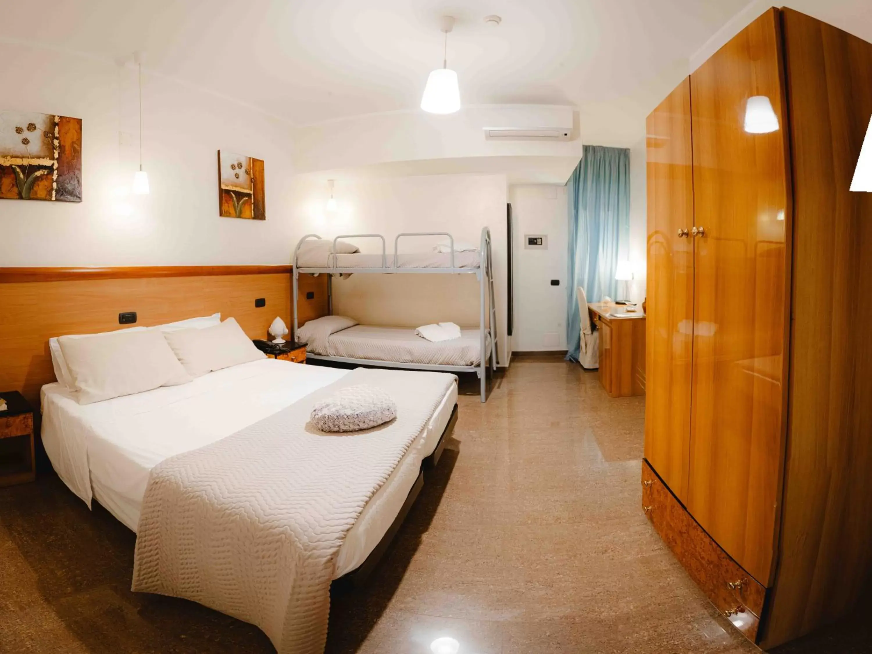 Bed in Accord Le Rose Bed in Accord Le Rose