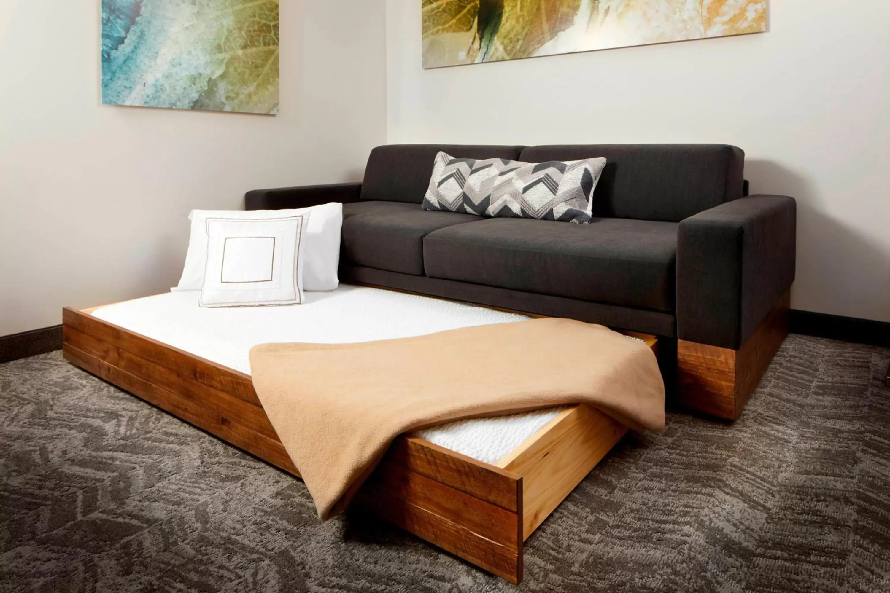 Bedroom, Seating Area in SpringHill Suites by Marriott Pittsburgh Bakery Square