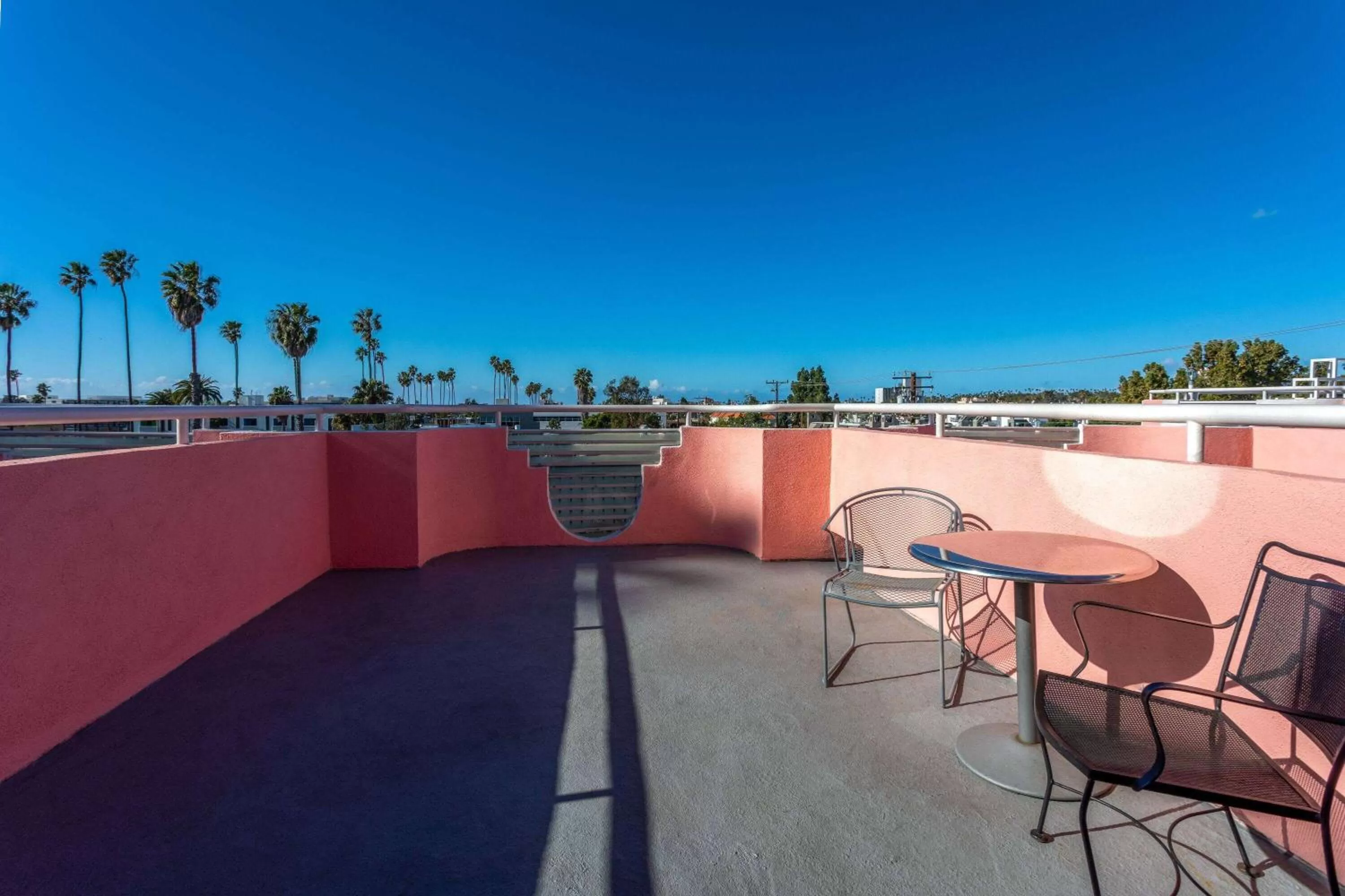 Balcony/Terrace in Days Inn by Wyndham Santa Monica