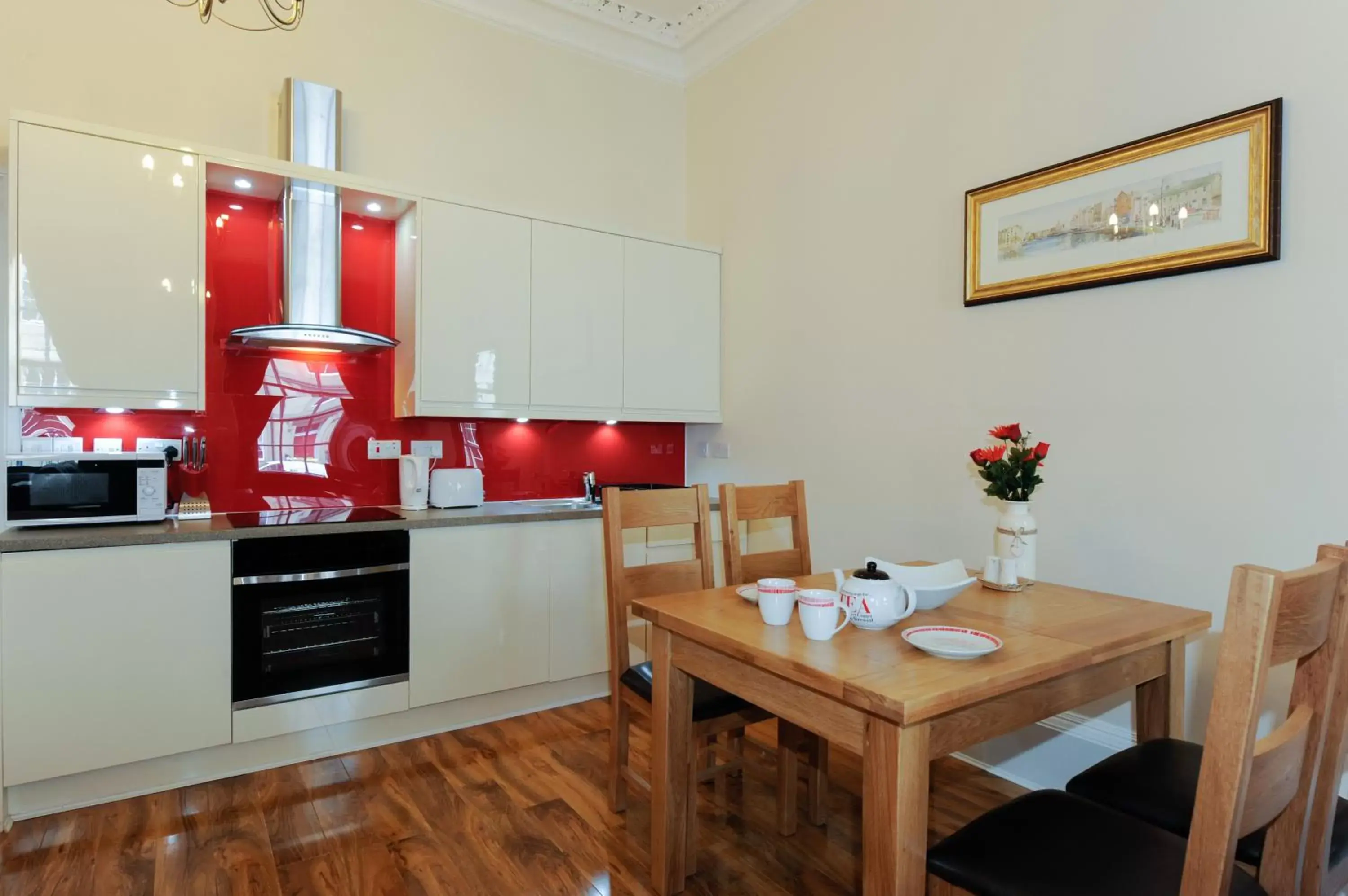 Kitchen or kitchenette, Kitchen/Kitchenette in Edinburgh City Suites