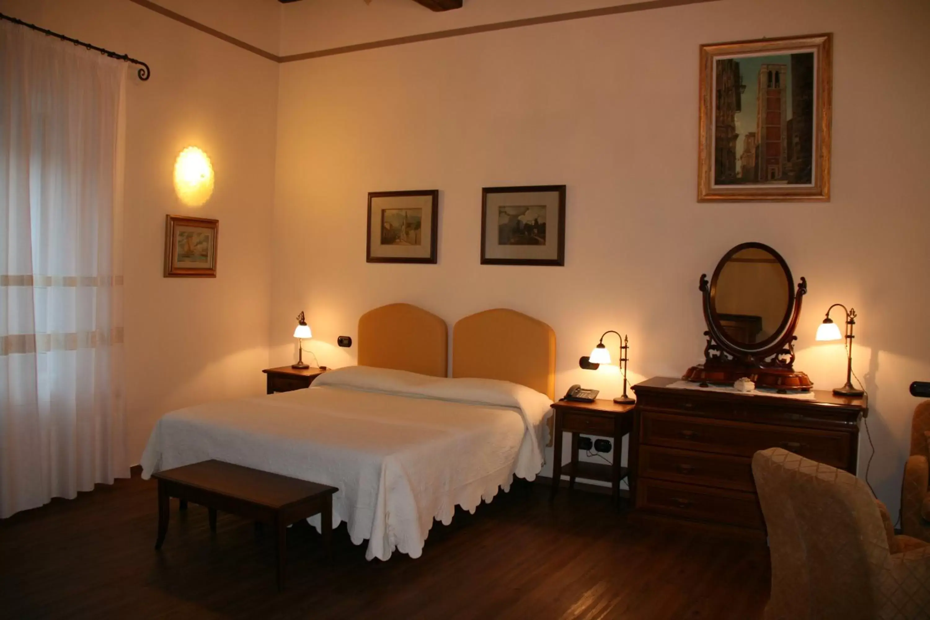 Photo of the whole room, Bed in Meublé il Riccio