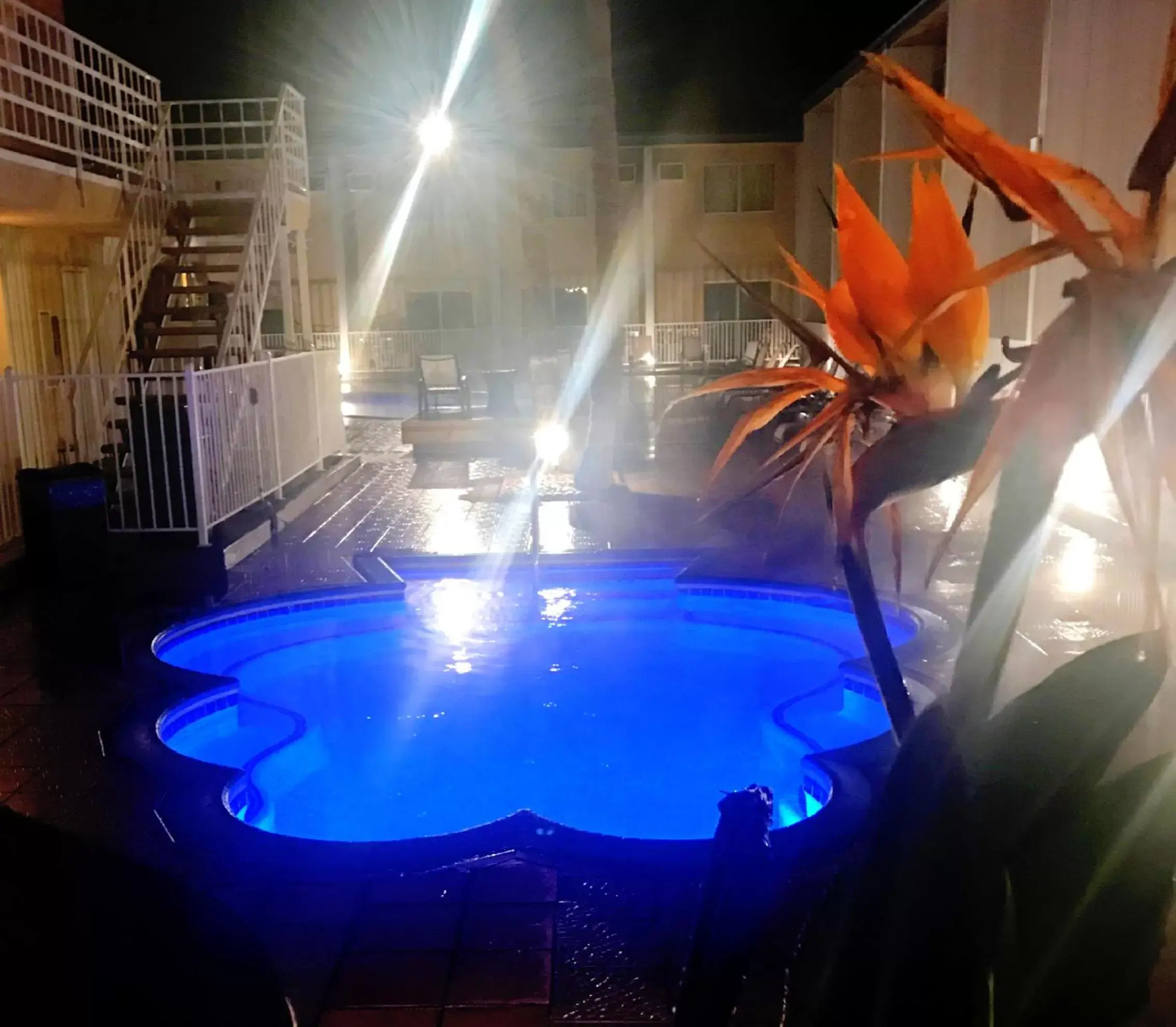 Hot Tub in Delos Reyes Palm Springs