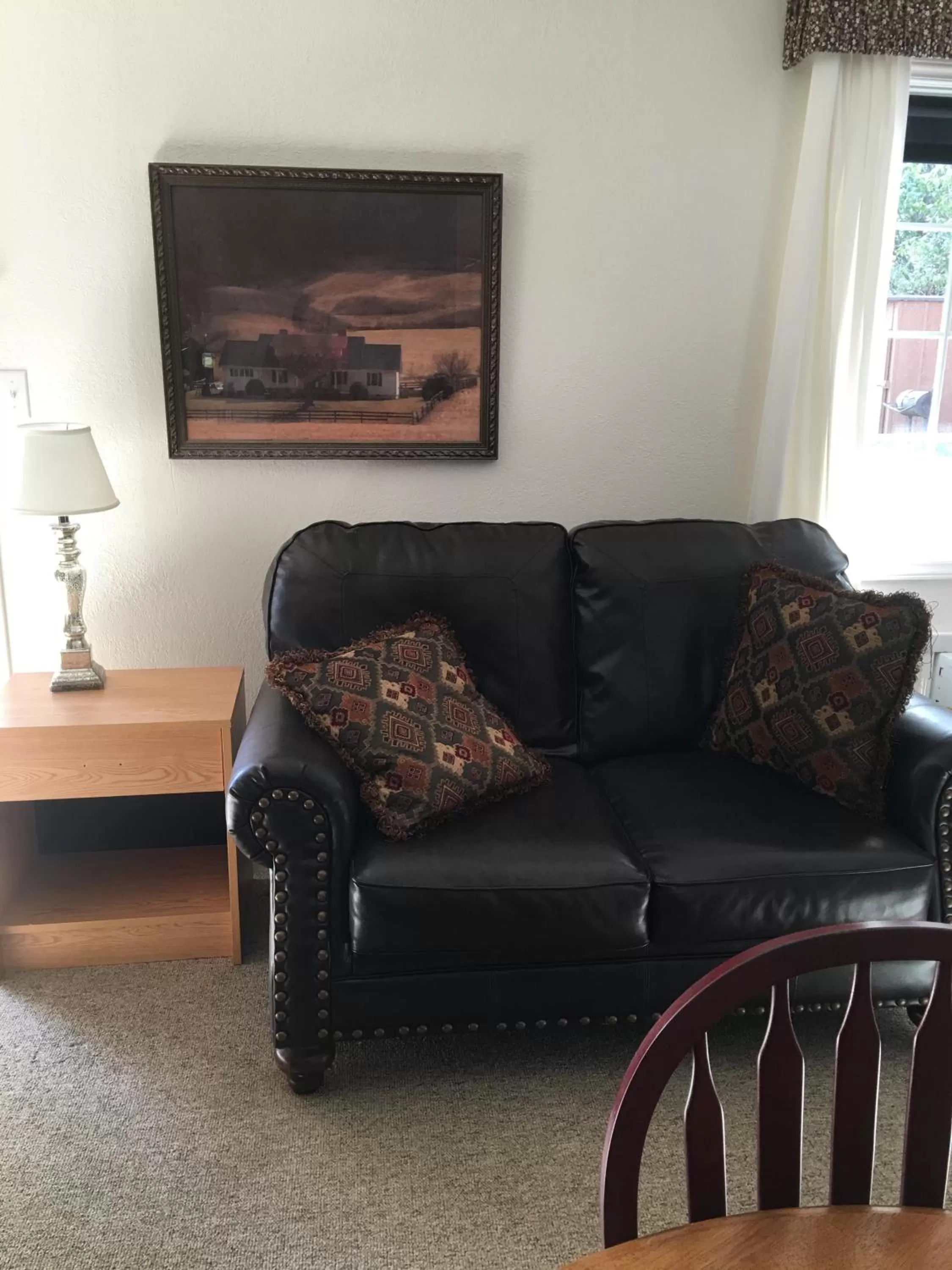 Seating area in Cardinal Inn