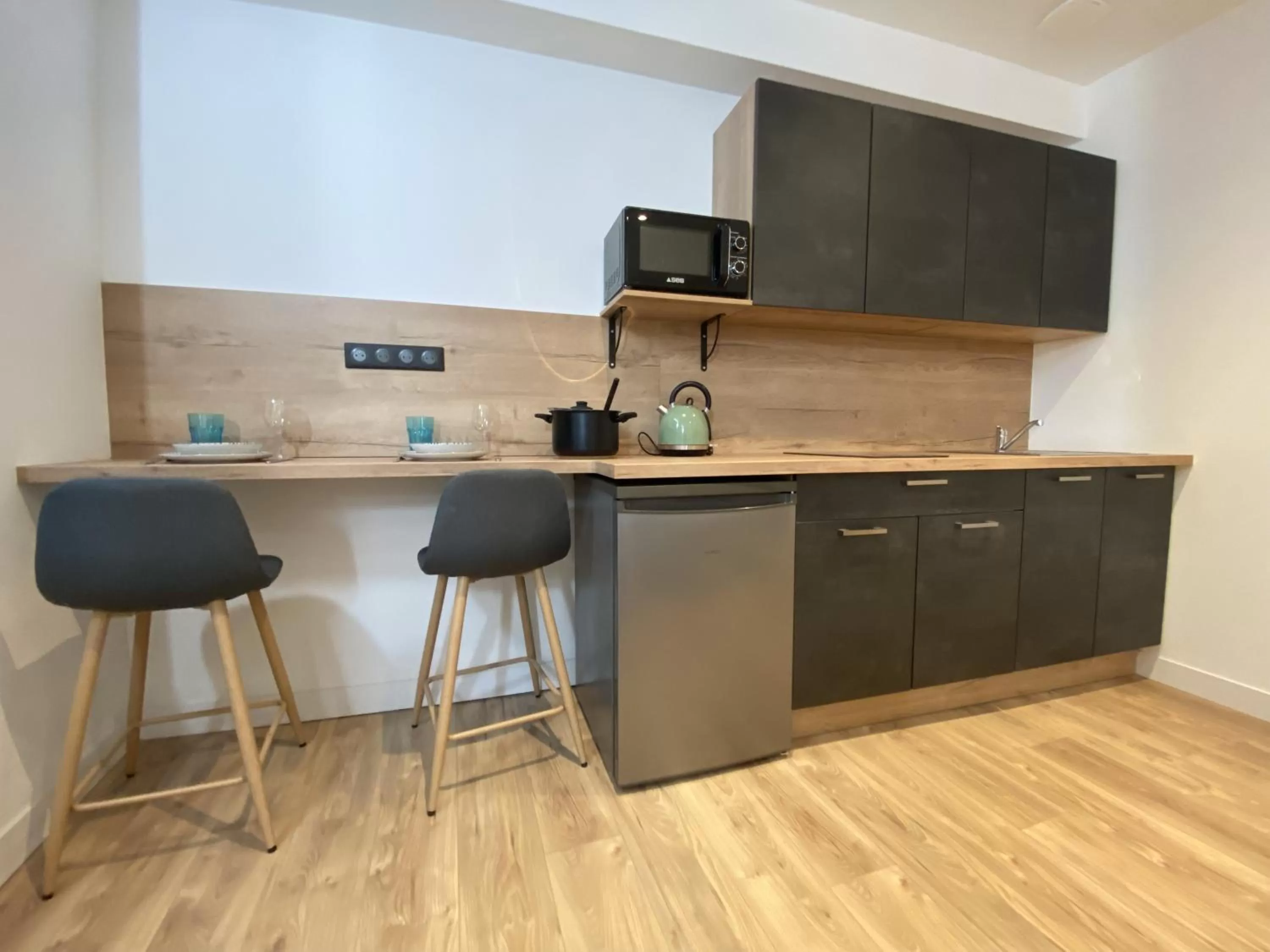 Kitchen or kitchenette, Kitchen/Kitchenette in Le Bras d'or Apparts et Spa