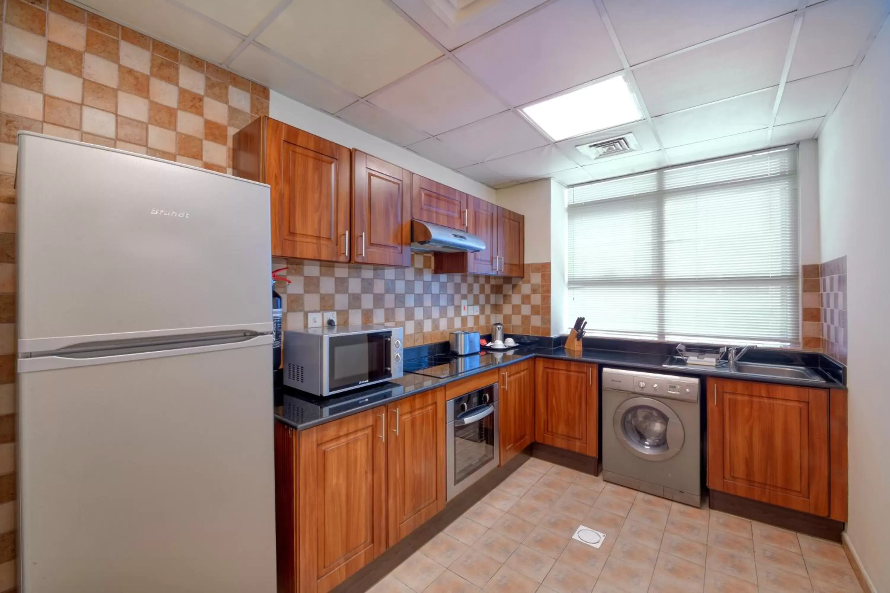 Kitchen/Kitchenette in Pearl Marina Hotel Apartments