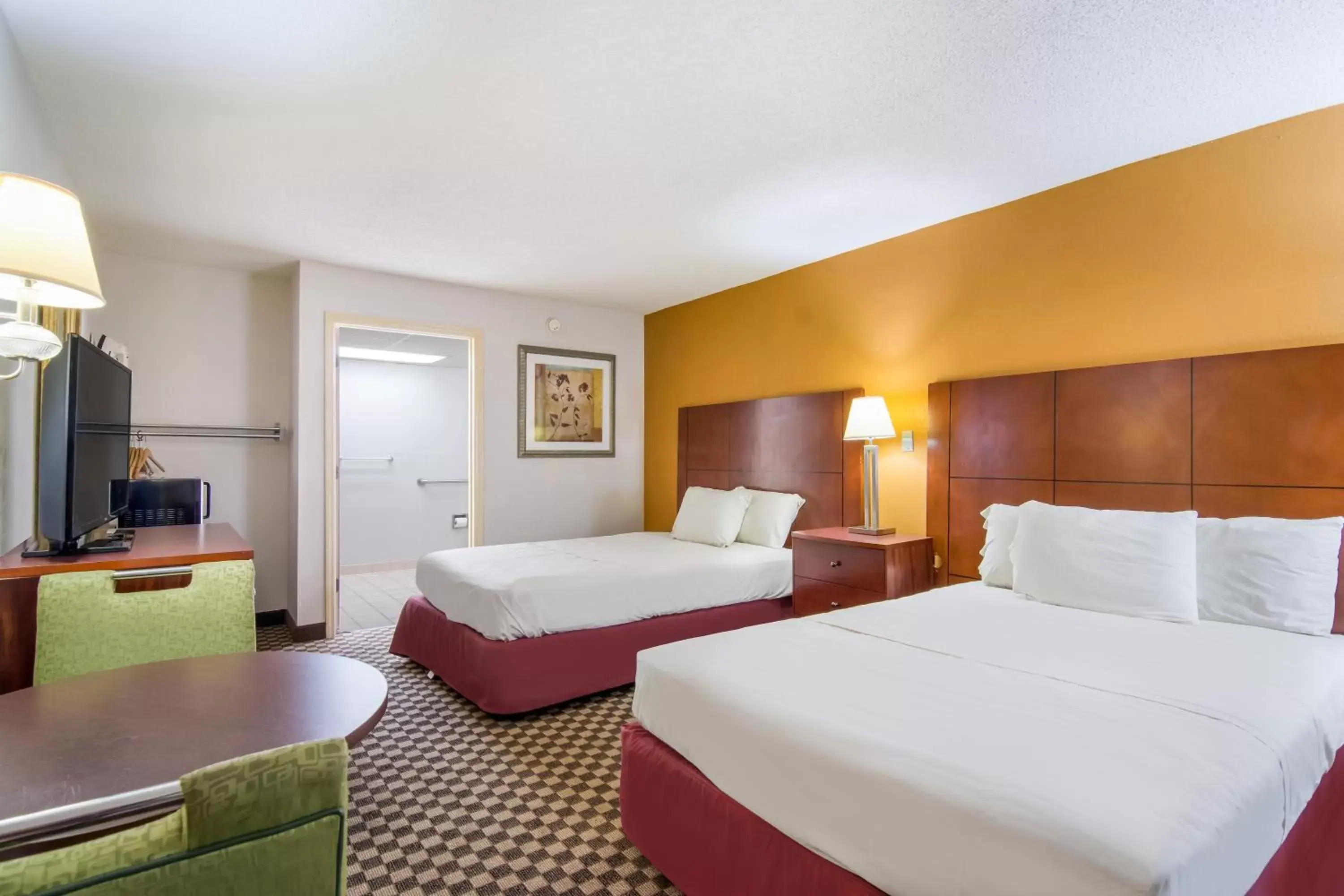 Bed in Americas Best Value Inn Wadesboro