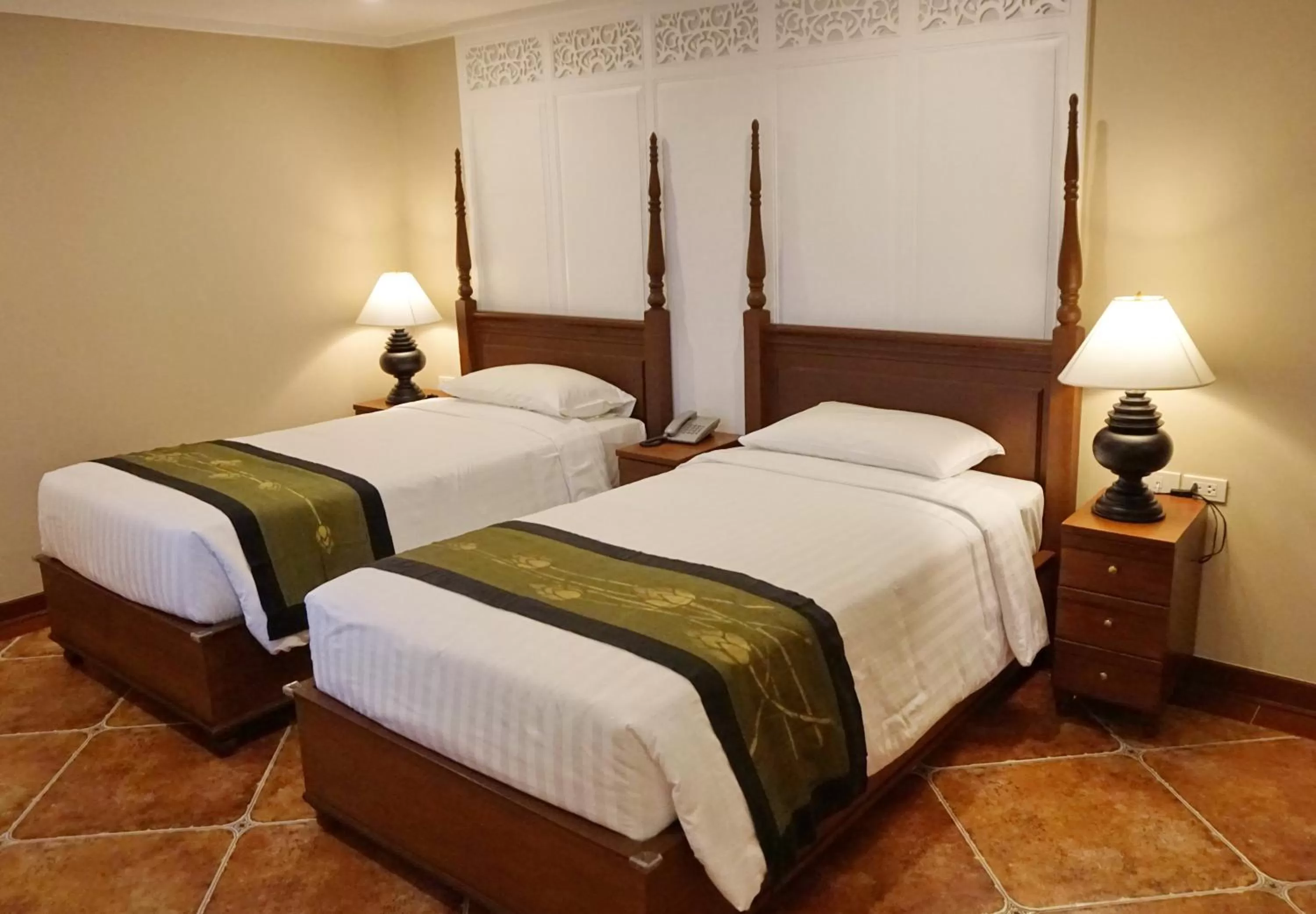 Bedroom, Bed in Viangbua Mansion