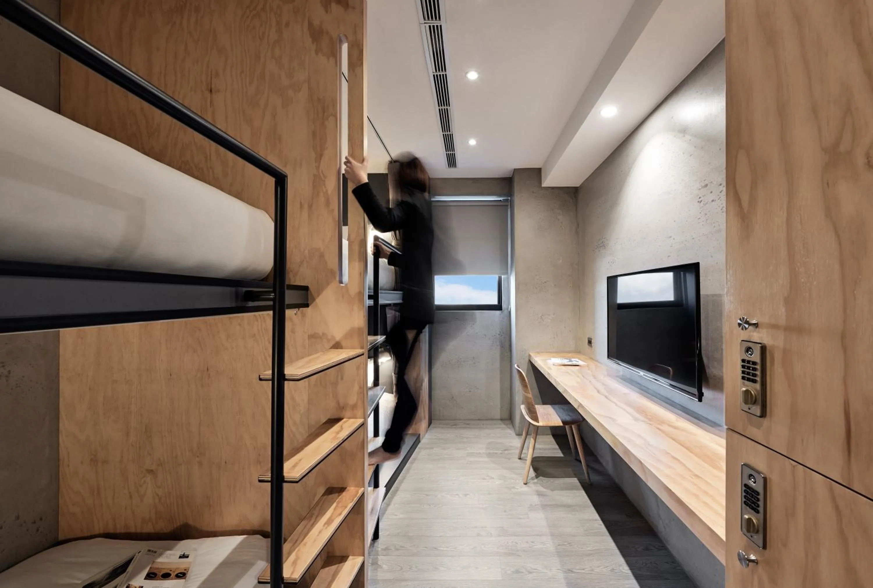 TV and multimedia in Waterfront Hotel