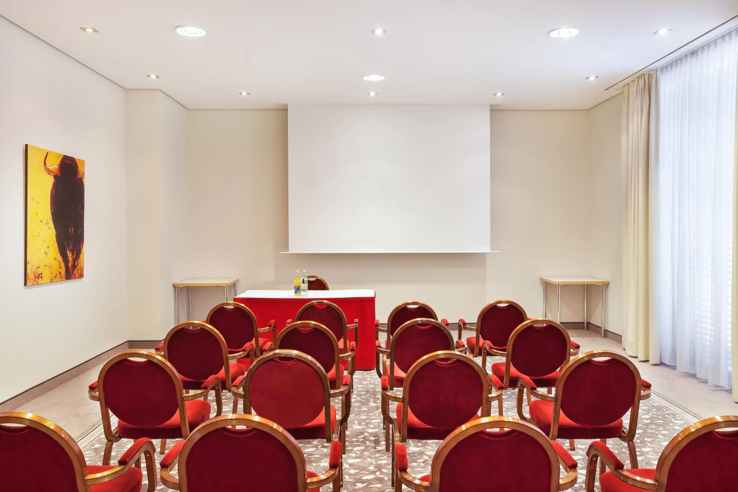 Meeting/conference room in Holiday Inn Nürnberg City Centre by IHG