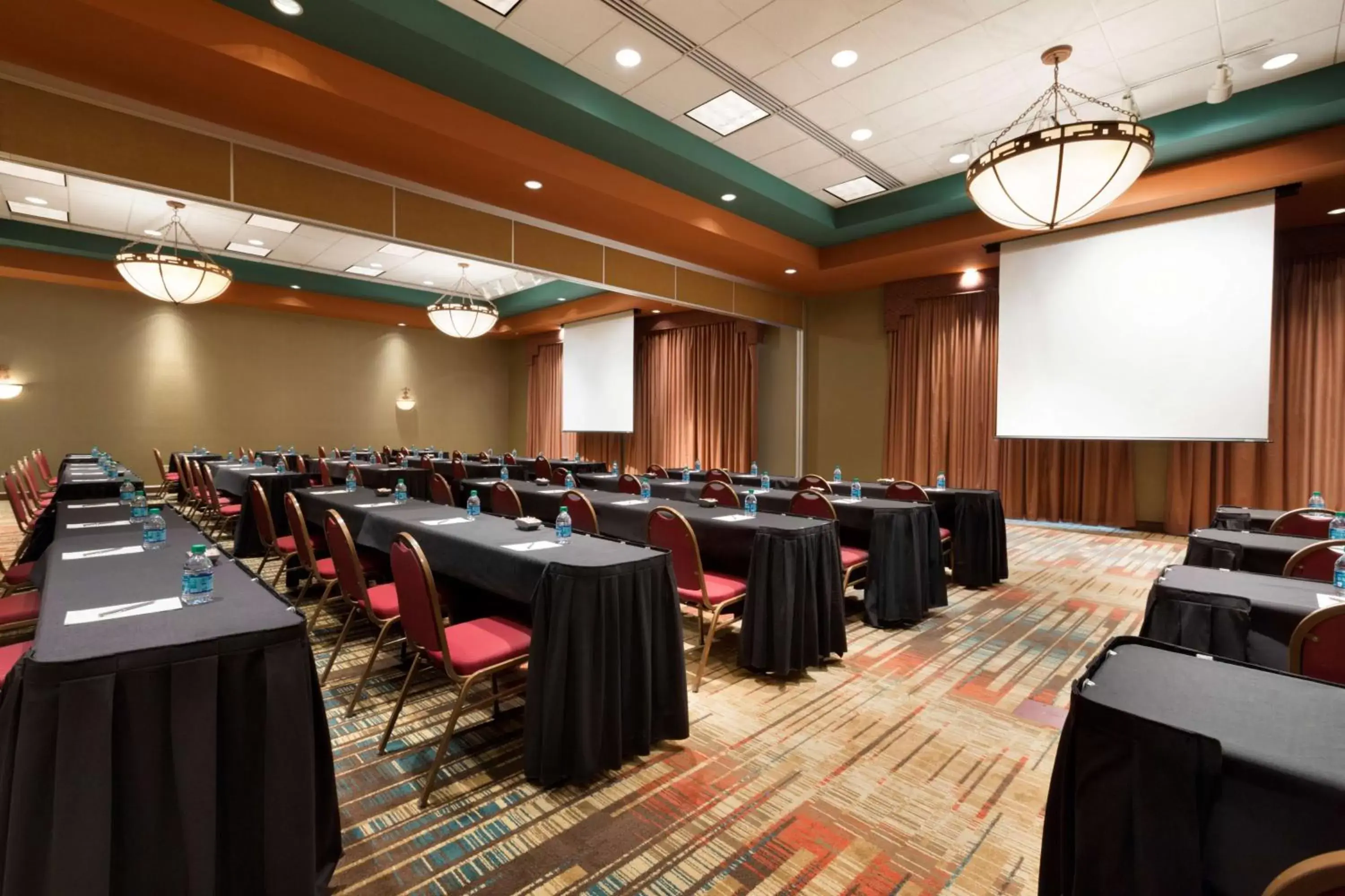 Meeting/conference room in Embassy Suites by Hilton Albuquerque