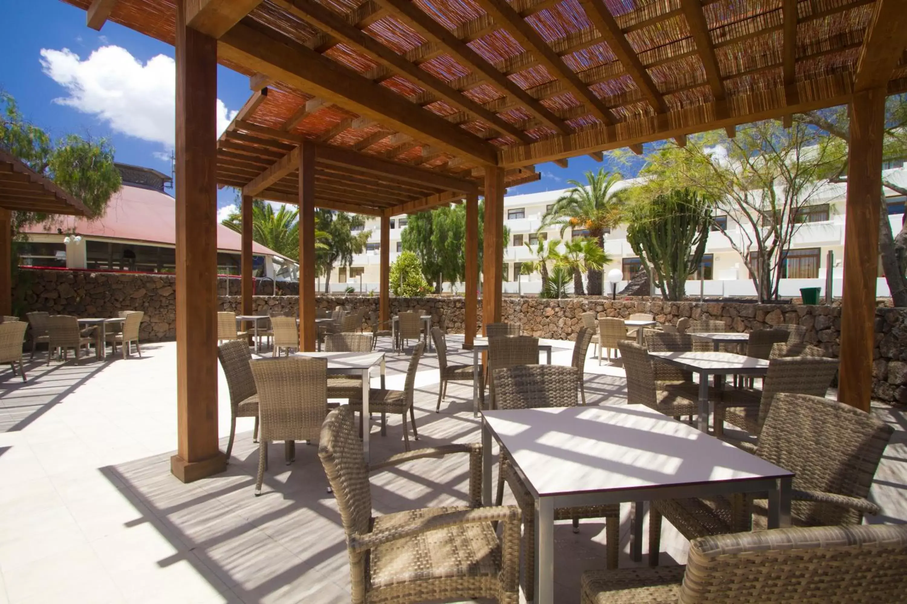 Balcony/Terrace, Restaurant/Places to Eat in Los Zocos Impressive Lanzarote