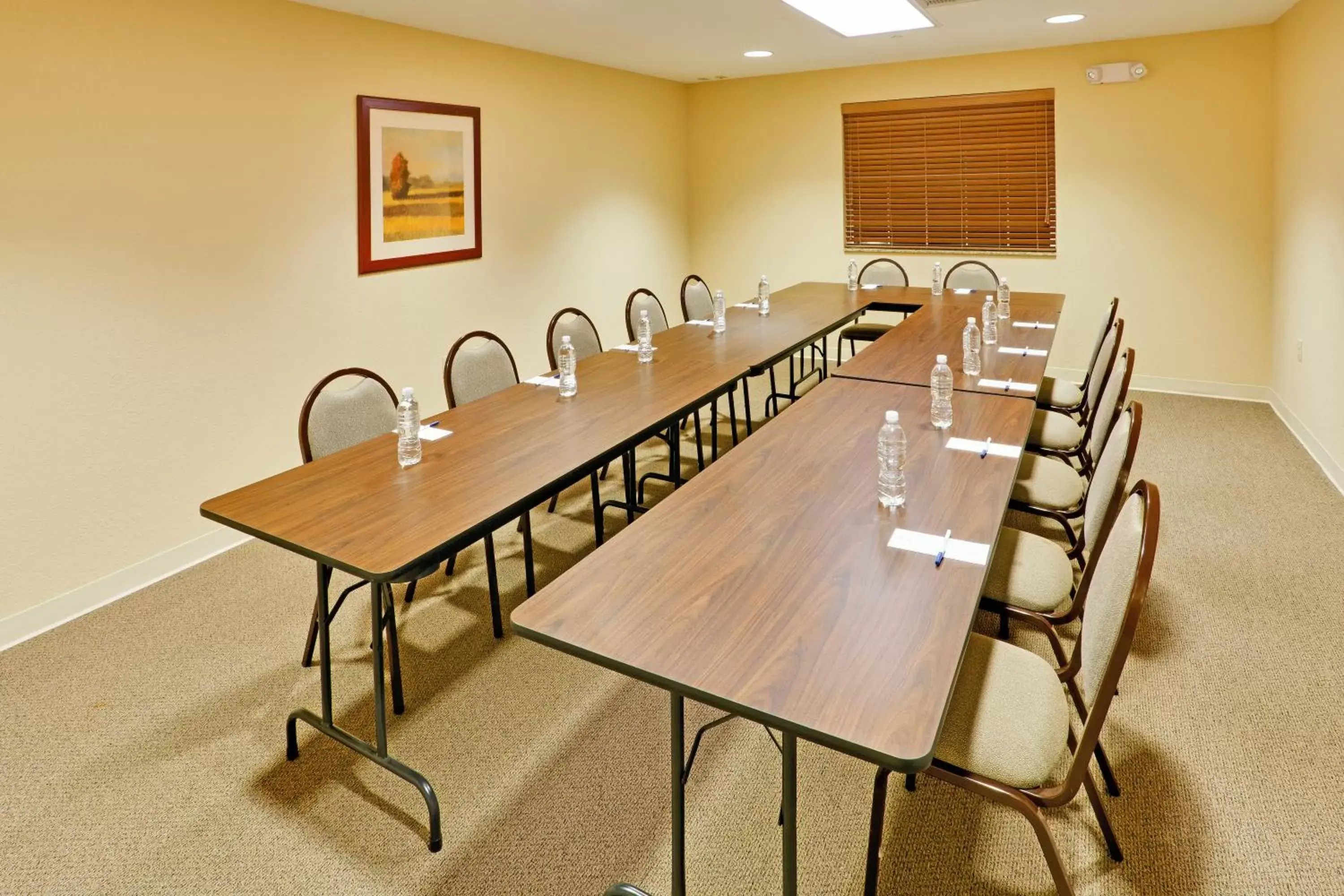 Meeting/conference room in Candlewood Suites Hazleton, an IHG Hotel