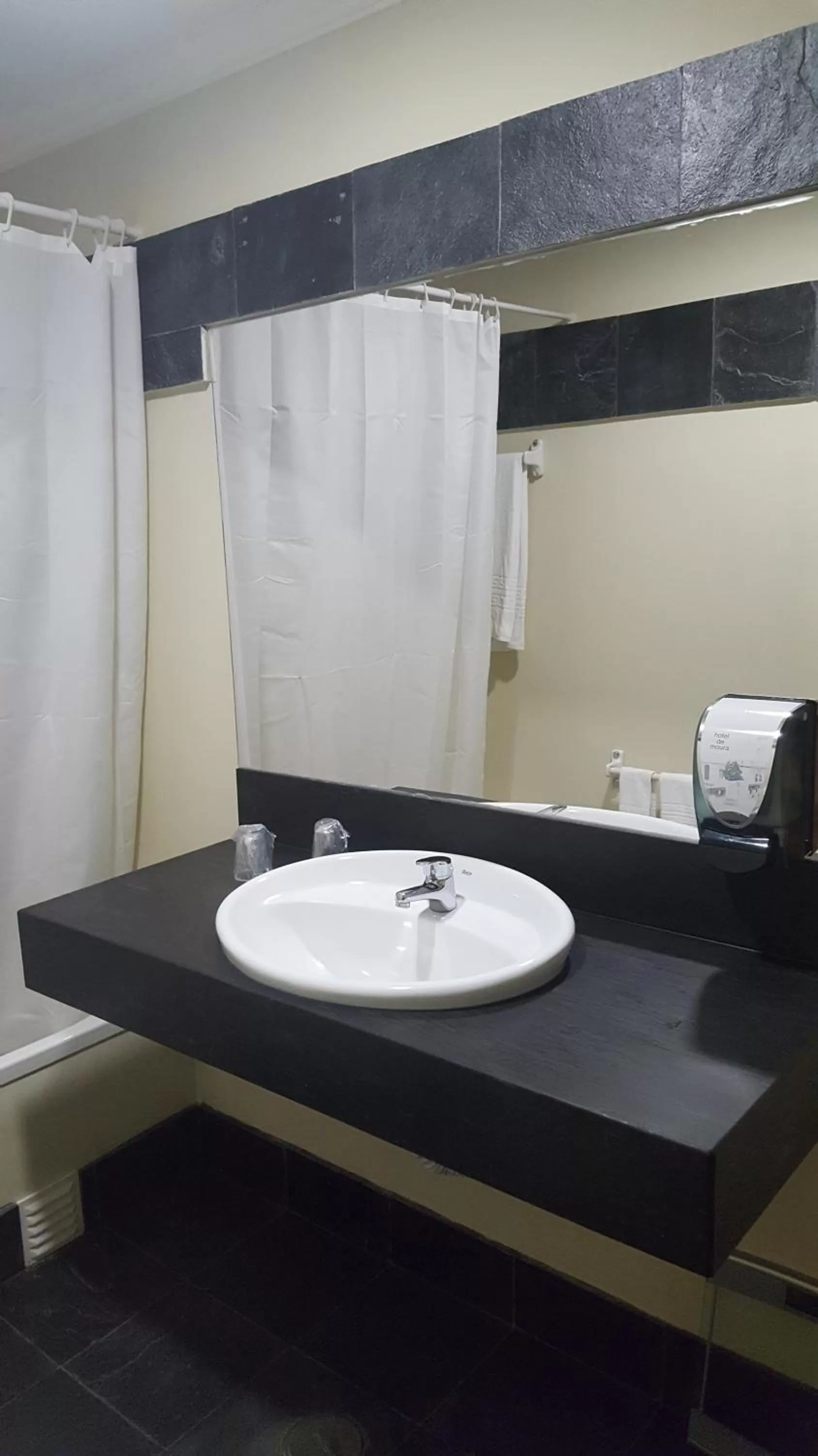 Bathroom in Hotel de Moura