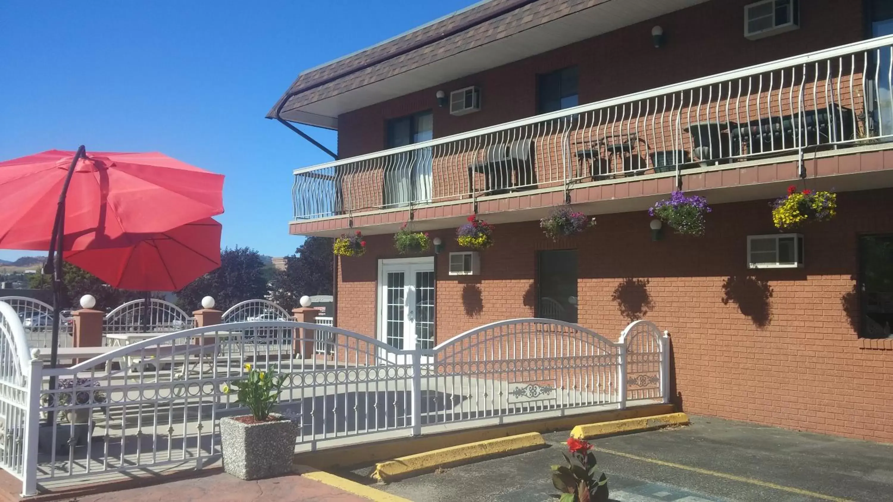 Balcony/Terrace, Patio/Outdoor Area in Canadas Best Value Inn & Suites-Vernon