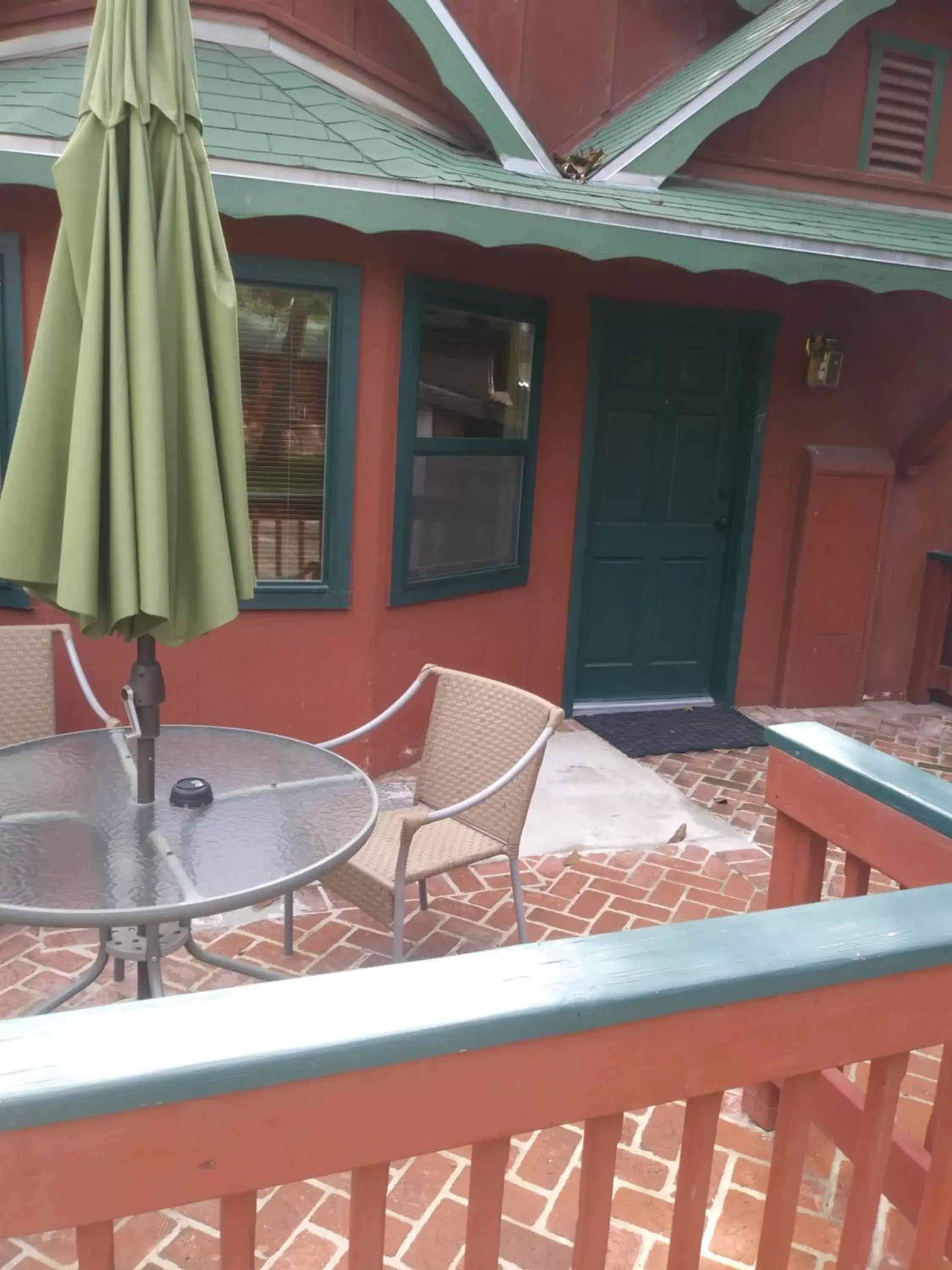Balcony/Terrace in Kernville Inn