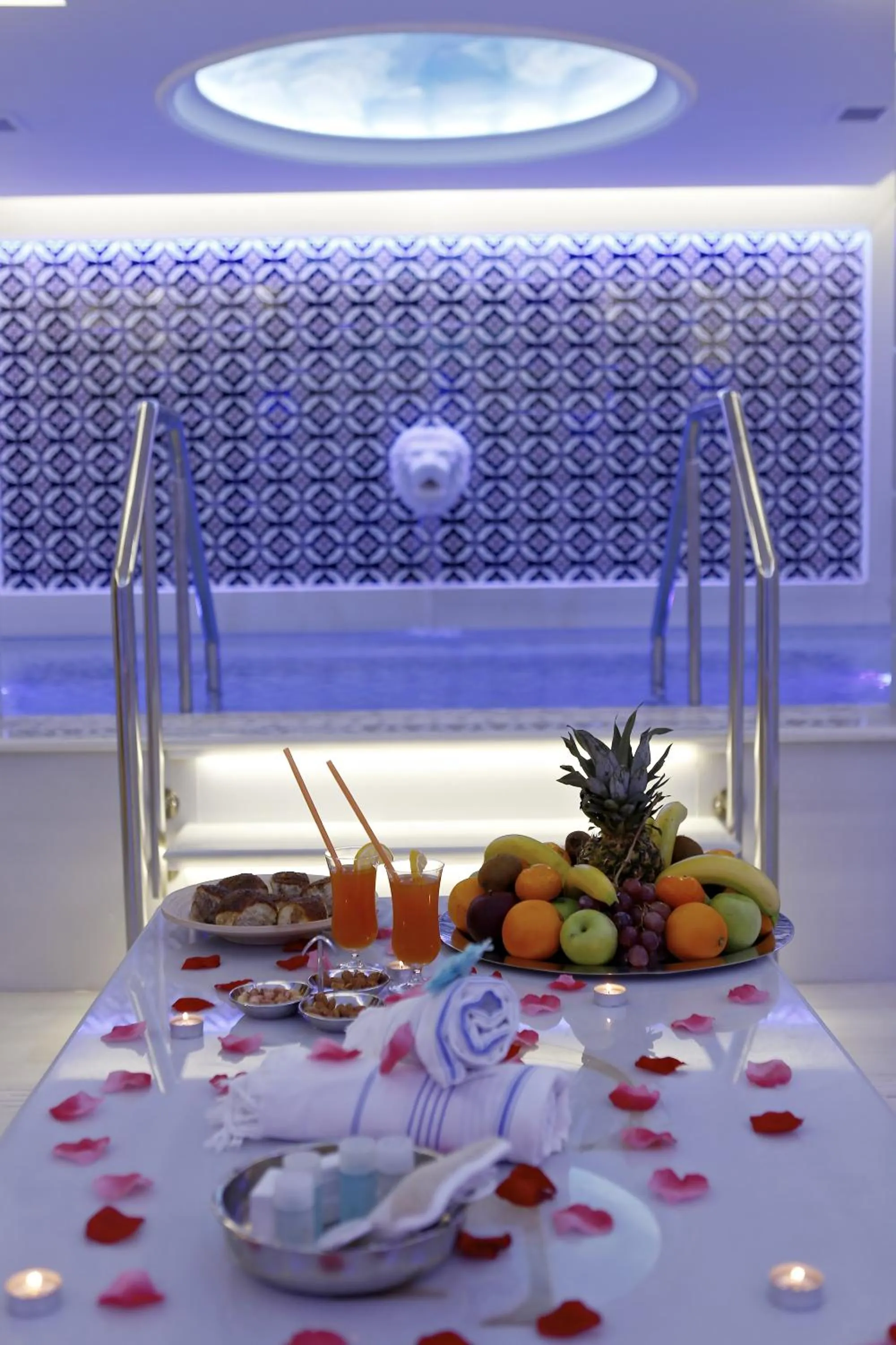 Steam room in Gonluferah Thermal Hotel