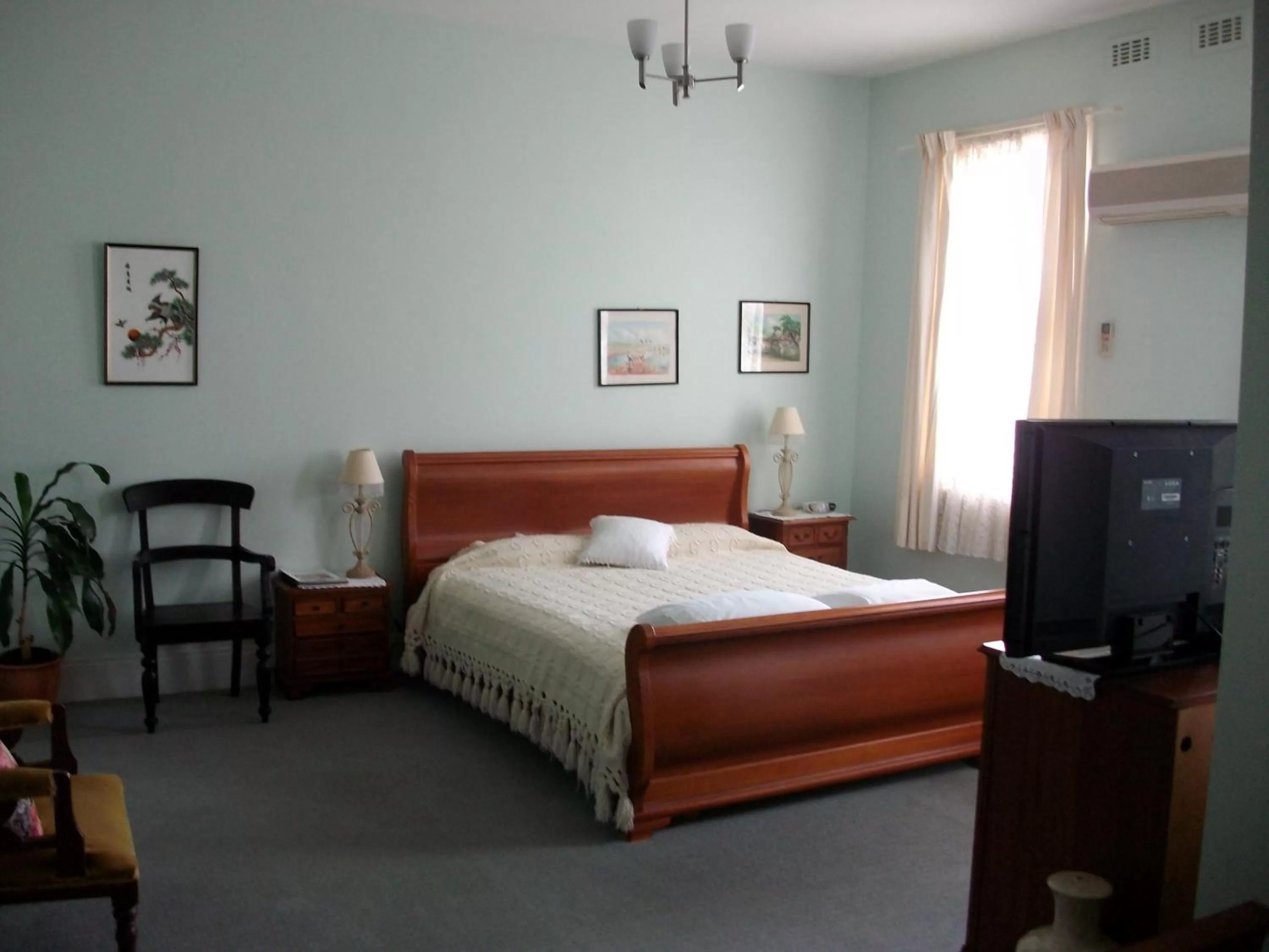 Day, Bed in Stella's Dromana Hotel