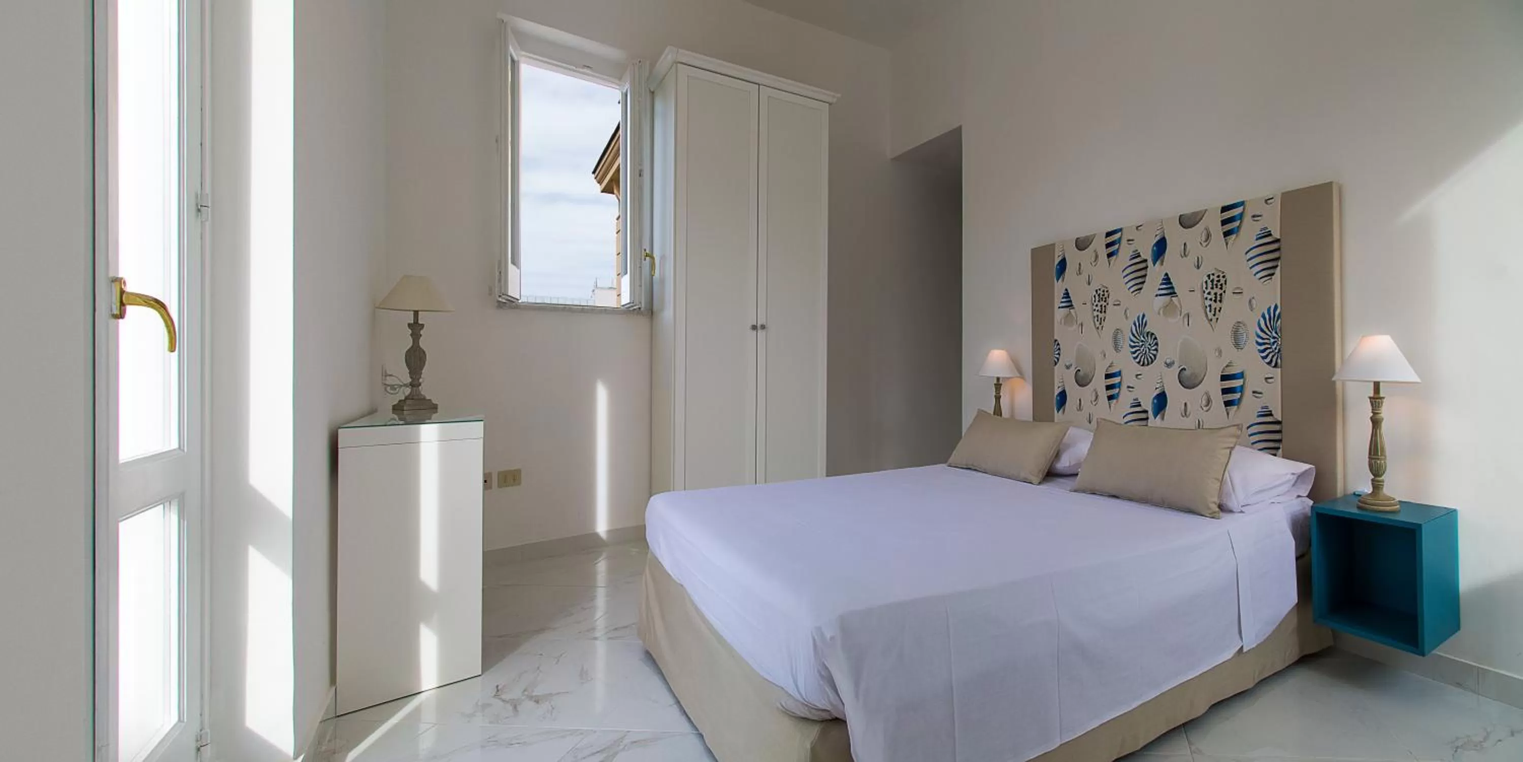 Photo of the whole room, Bed in Hotel Crawford